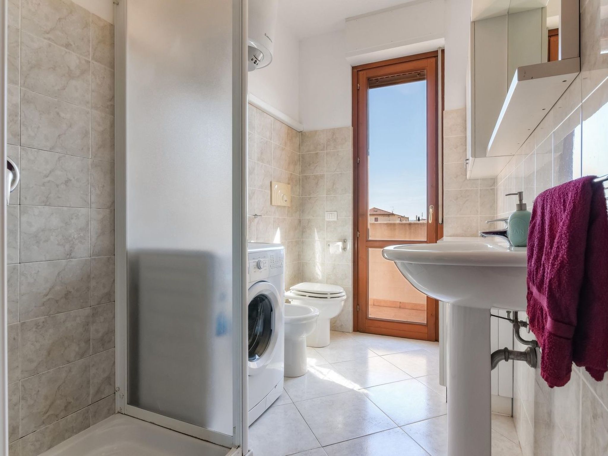 Royal-Image-tags.info