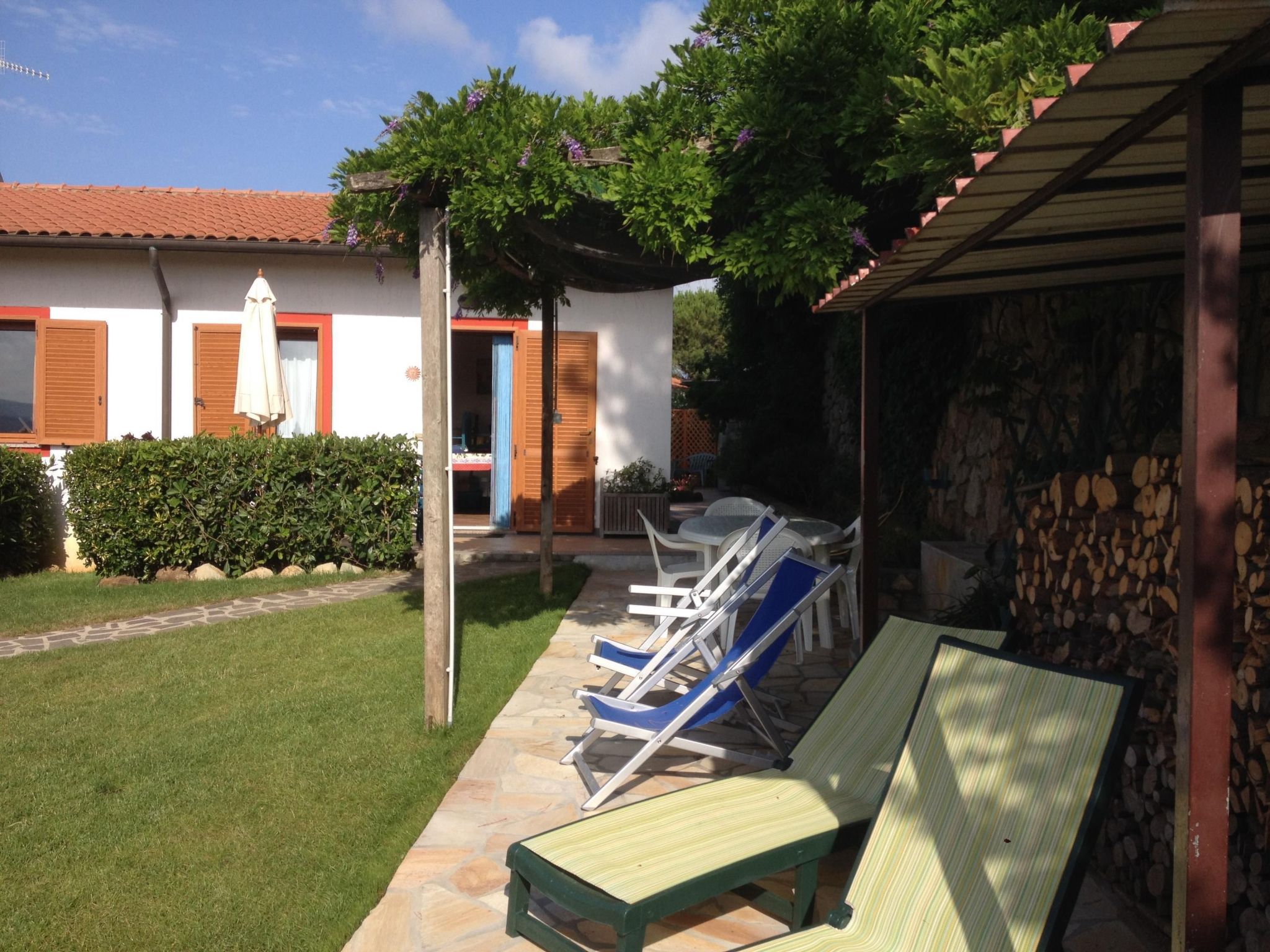 Gemütliches Appartement in Capoliveri mit Grill und Terrasse-Binnen