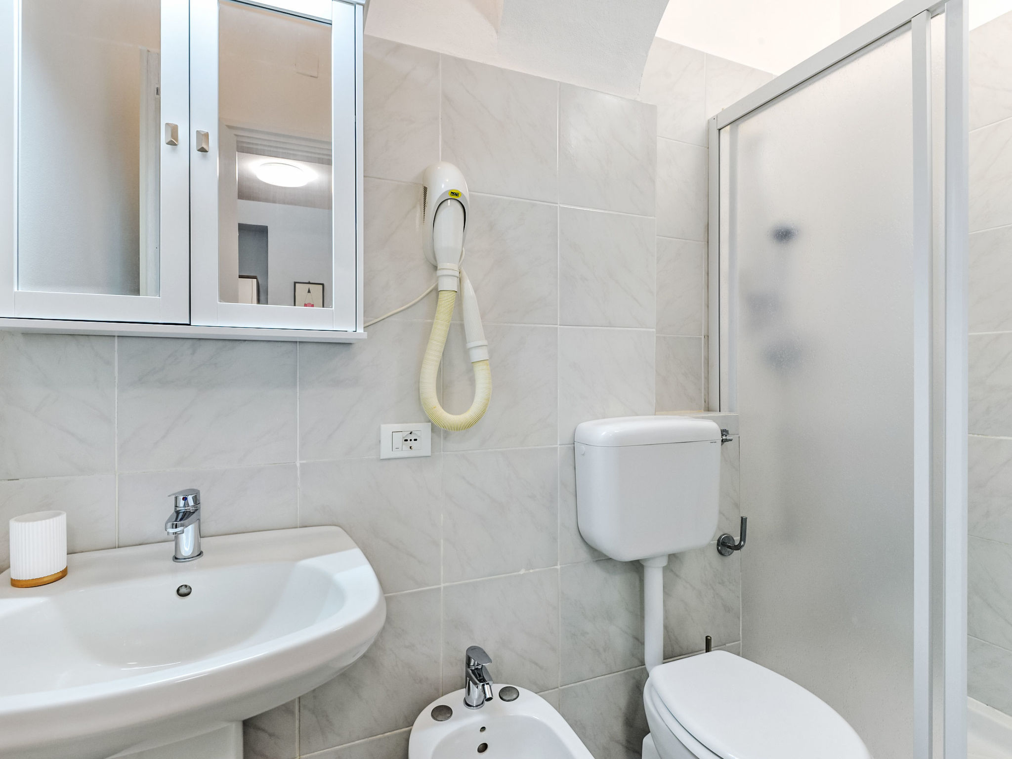 Stella di Mare Beach Apartment - Binnen