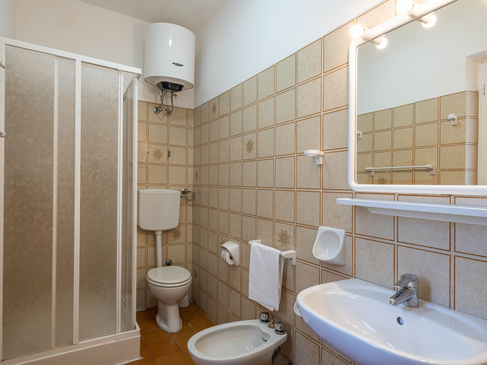 Photo of Elbamar Lacona 1