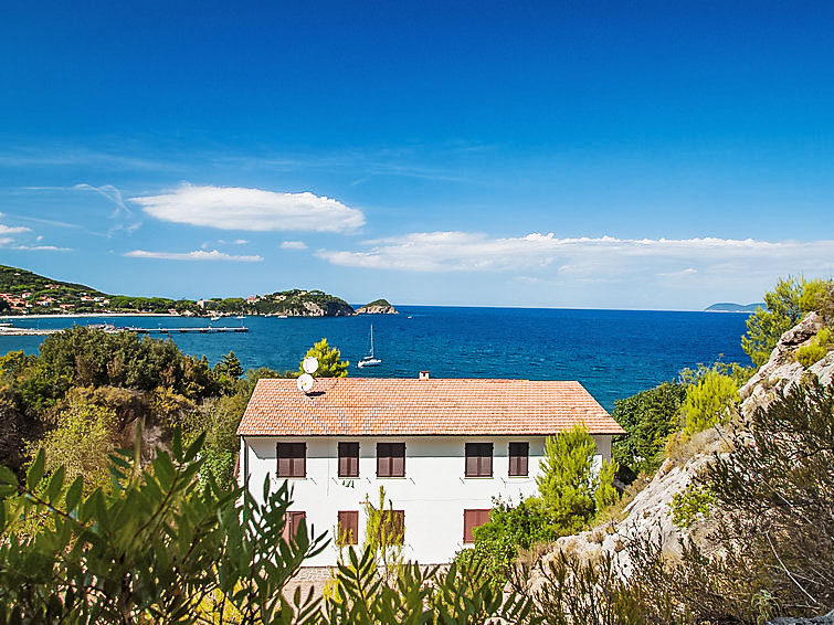 la Roccia Apartment in Rio Marina