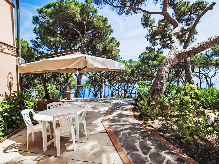 Search and Stay destination Capo D'arco, Toscana - Italy from AU$ 255. Capo d'Arco