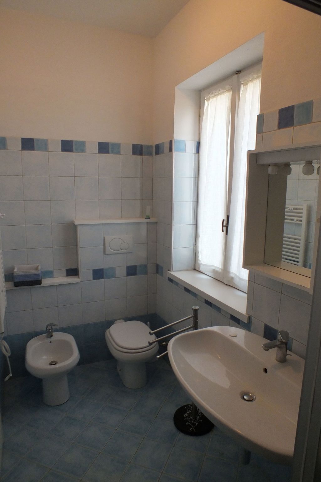 TERRASSENWOHNUNG MIT MEERBLICK-Image-tags.info