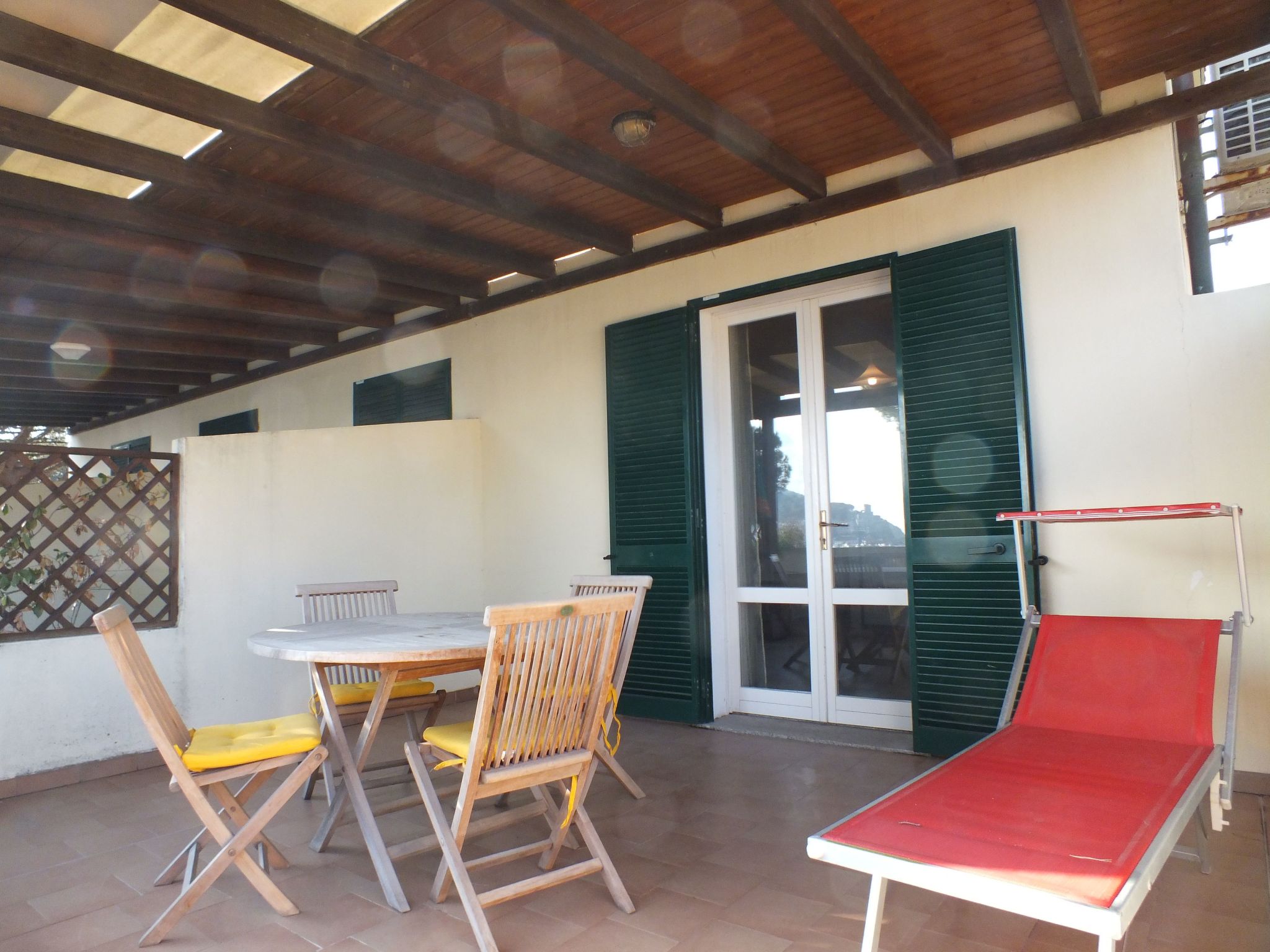 Wohnung mit schöner Aussicht-Buiten