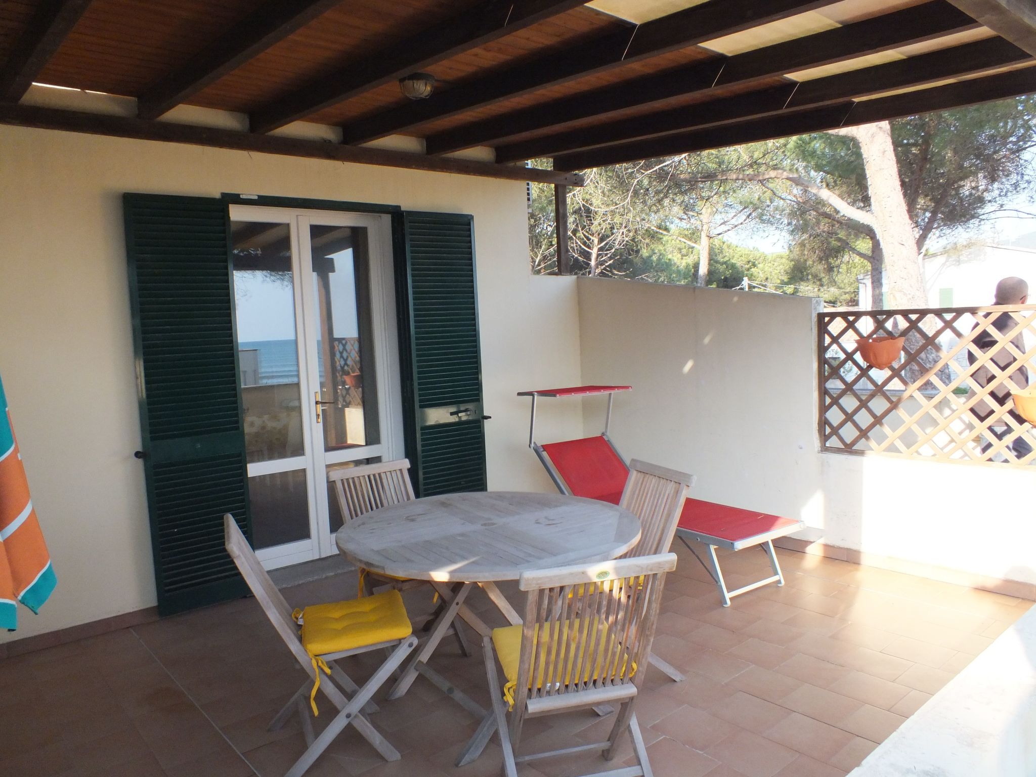 Wohnung mit schöner Aussicht-Buiten