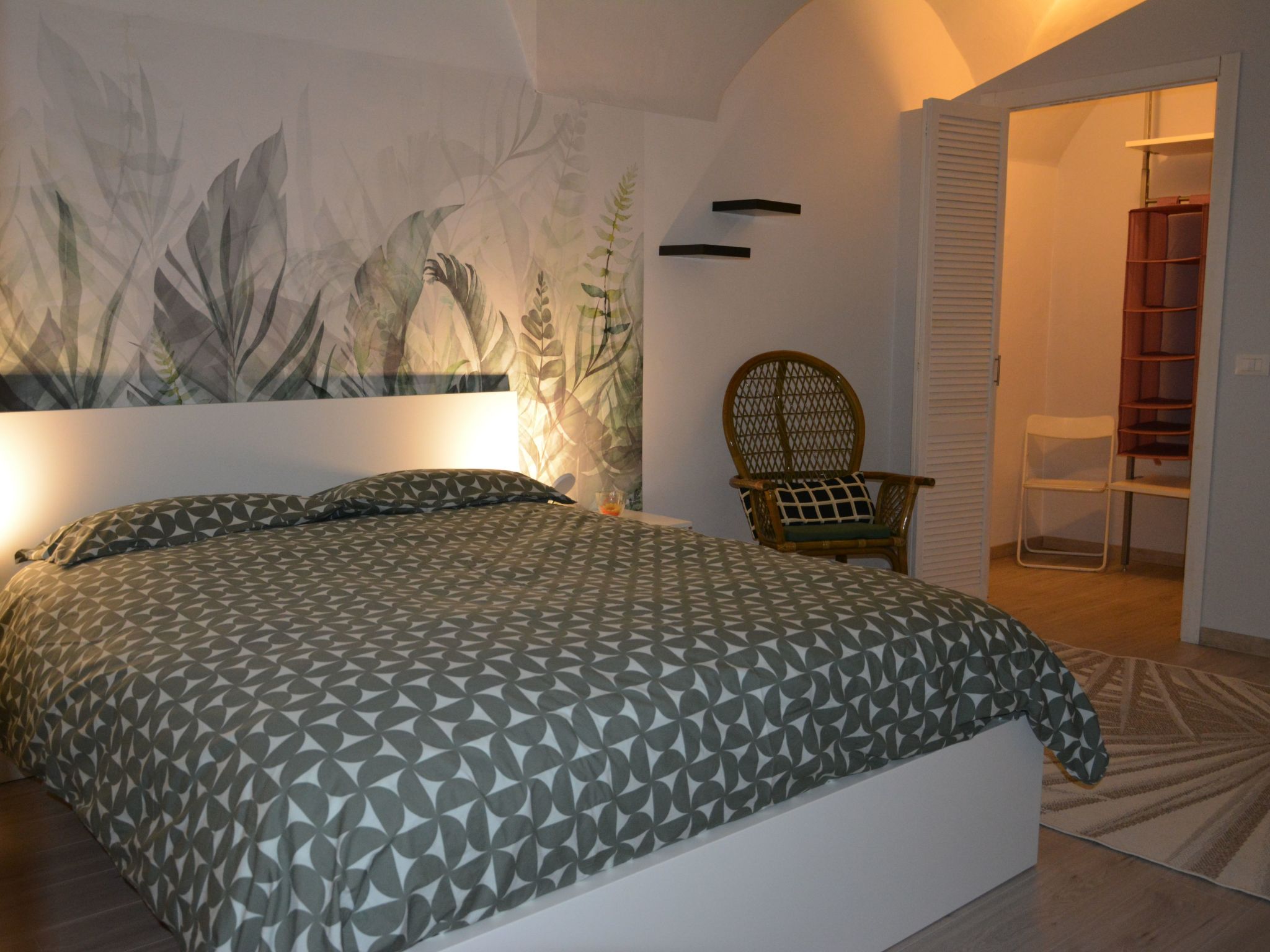 Mit Privatparkplatz-Binnen