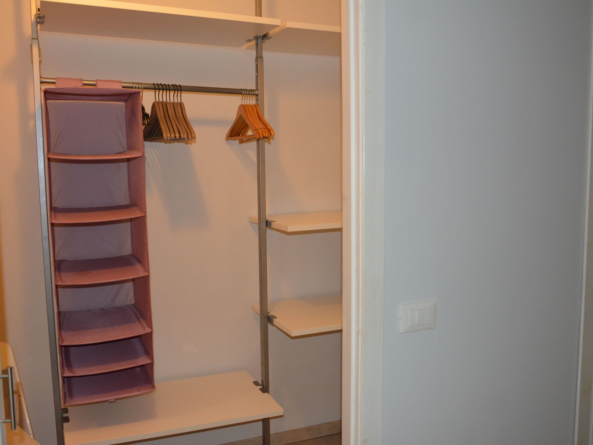 Mit Privatparkplatz-Binnen