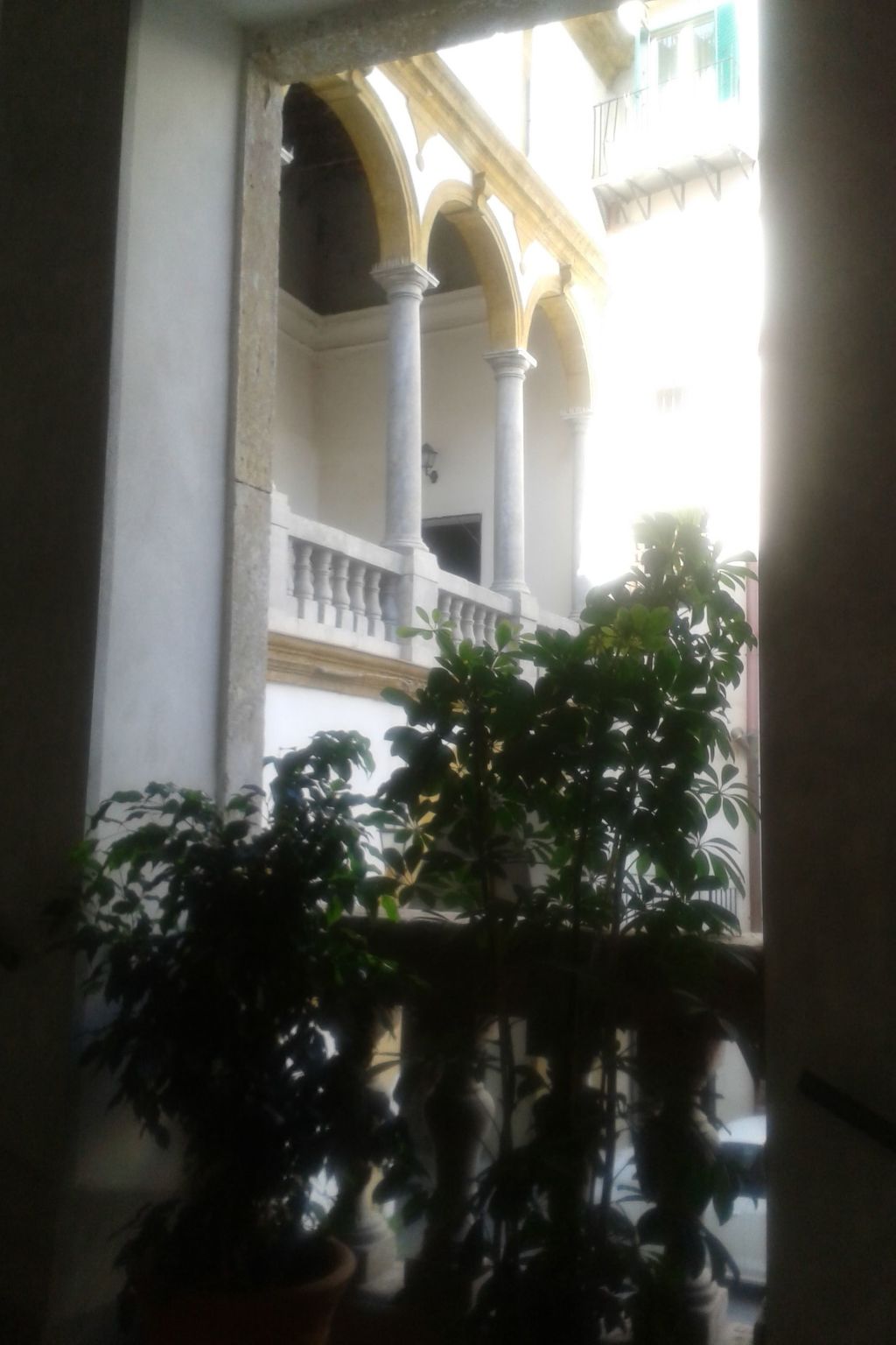 Photo of mit Privatparkplatz