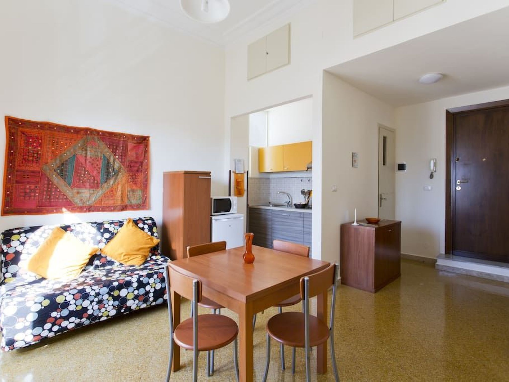 Wohnung im Stadtzentrum von Palermo, nur einen Steinwurf vom Teatro Massimo ent-Binnen