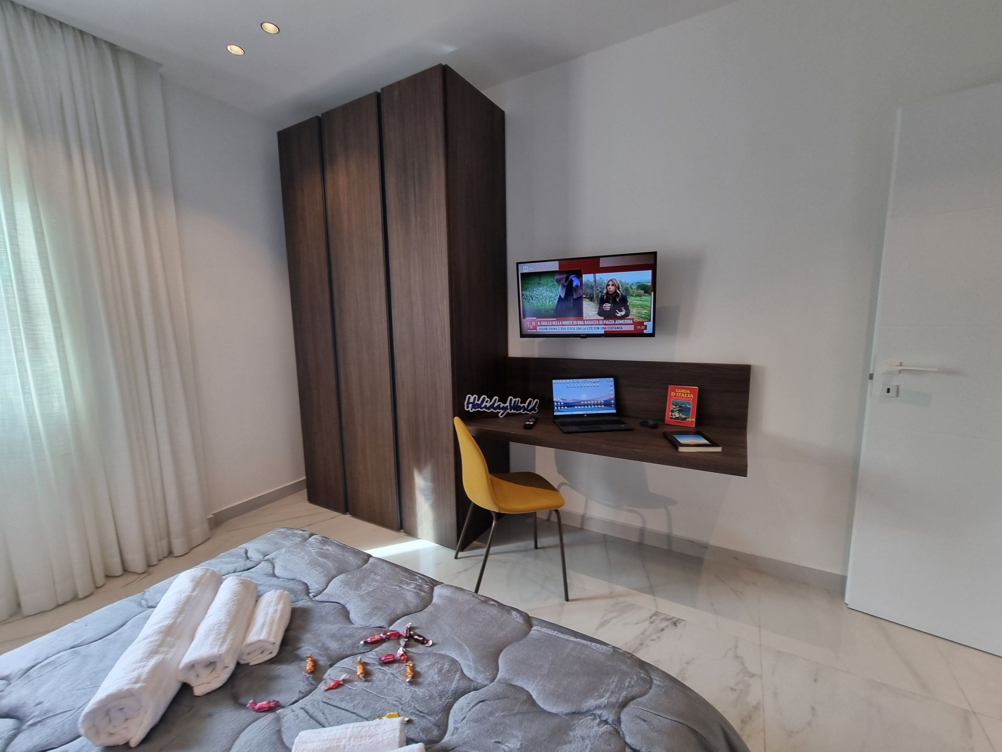 MaXelA Penthouse by Holiday World-Image-tags.info