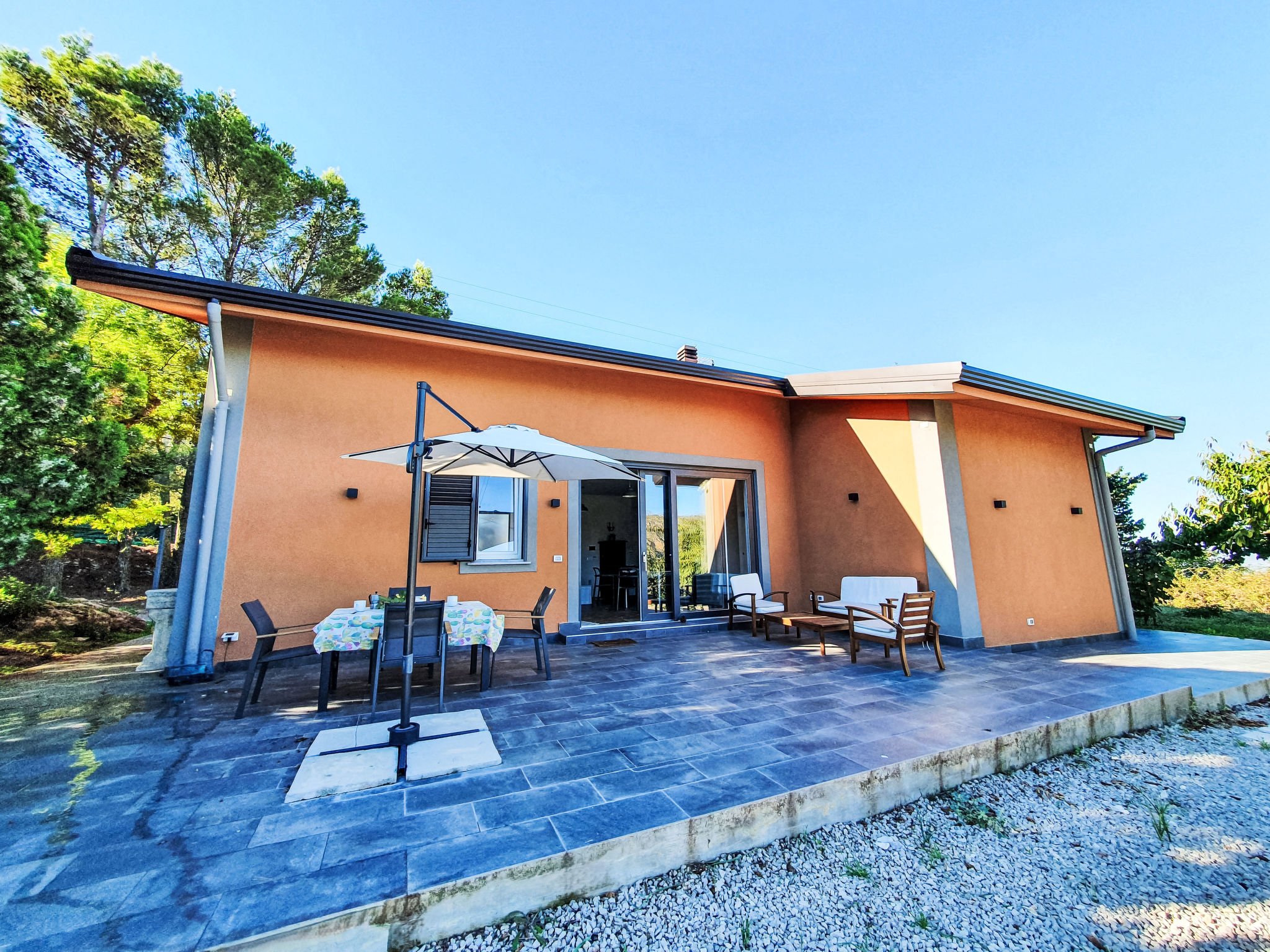 Favorita Suites Ginestra-Buiten