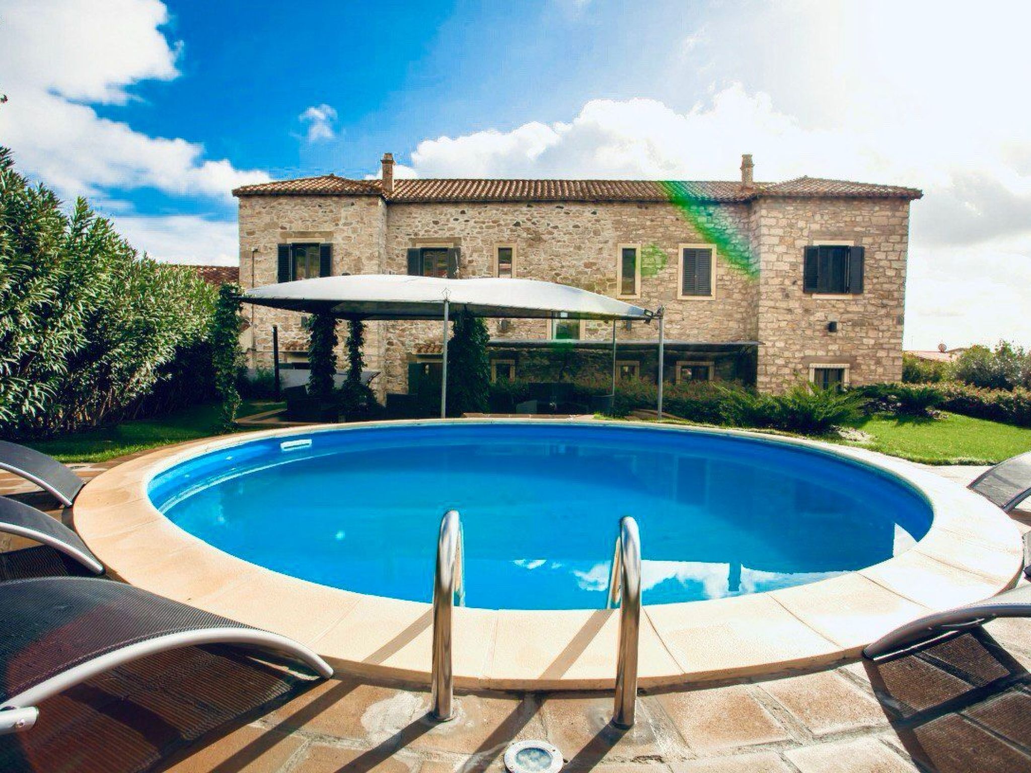 Our country house, designed and built from the 'ashes' of an abandoned ruin. With passion, love and many sacrifices, we managed to give it a new life. A building dating back to the end of the 19th cen..