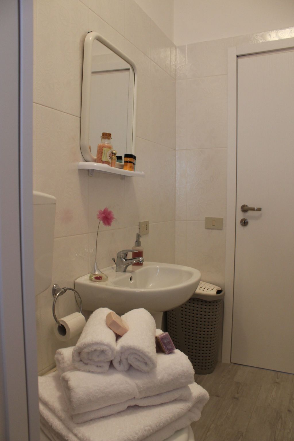 Nur 100 m vom Meer entfernt... mit Privatparkplatz-Binnen