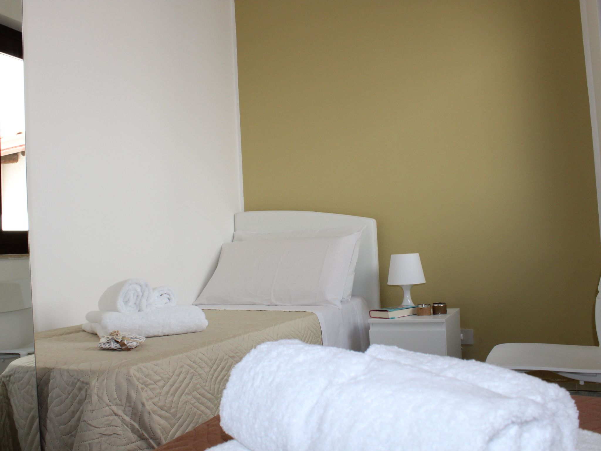 Nur 100 m vom Meer entfernt... mit Privatparkplatz-Binnen