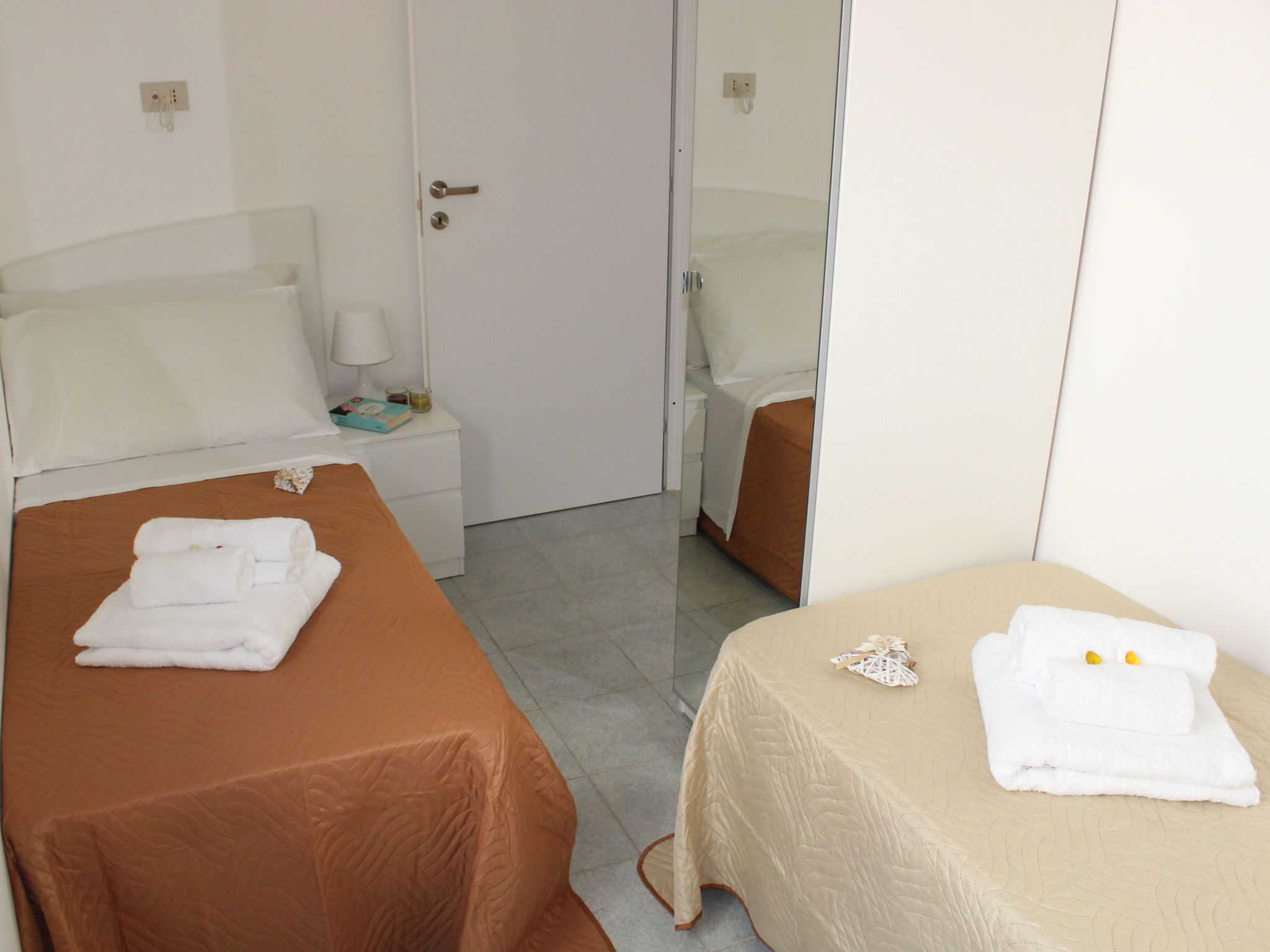 Nur 100 m vom Meer entfernt... mit Privatparkplatz-Image-tags.info