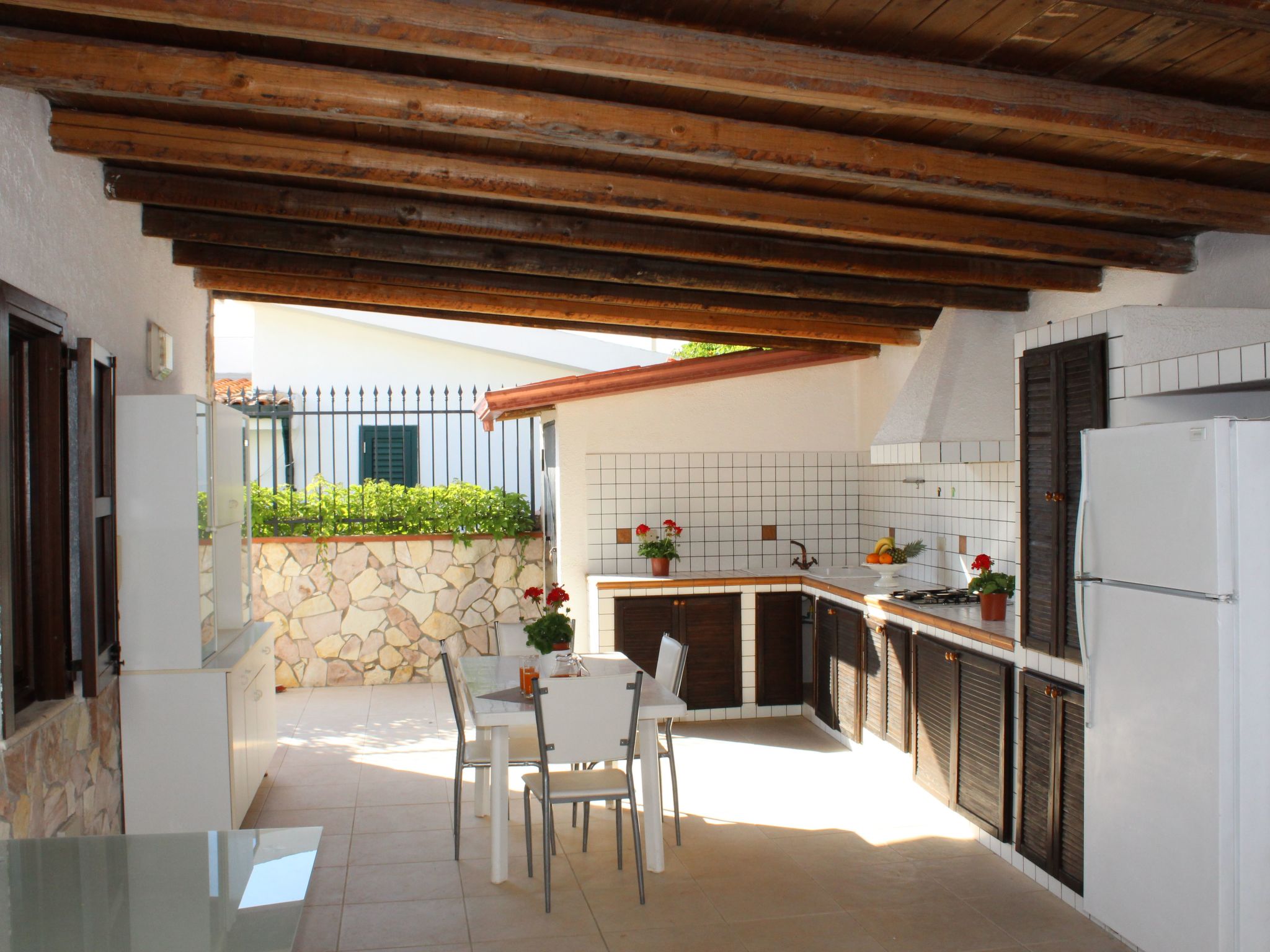 Nur 100 m vom Meer entfernt... mit Privatparkplatz-Binnen