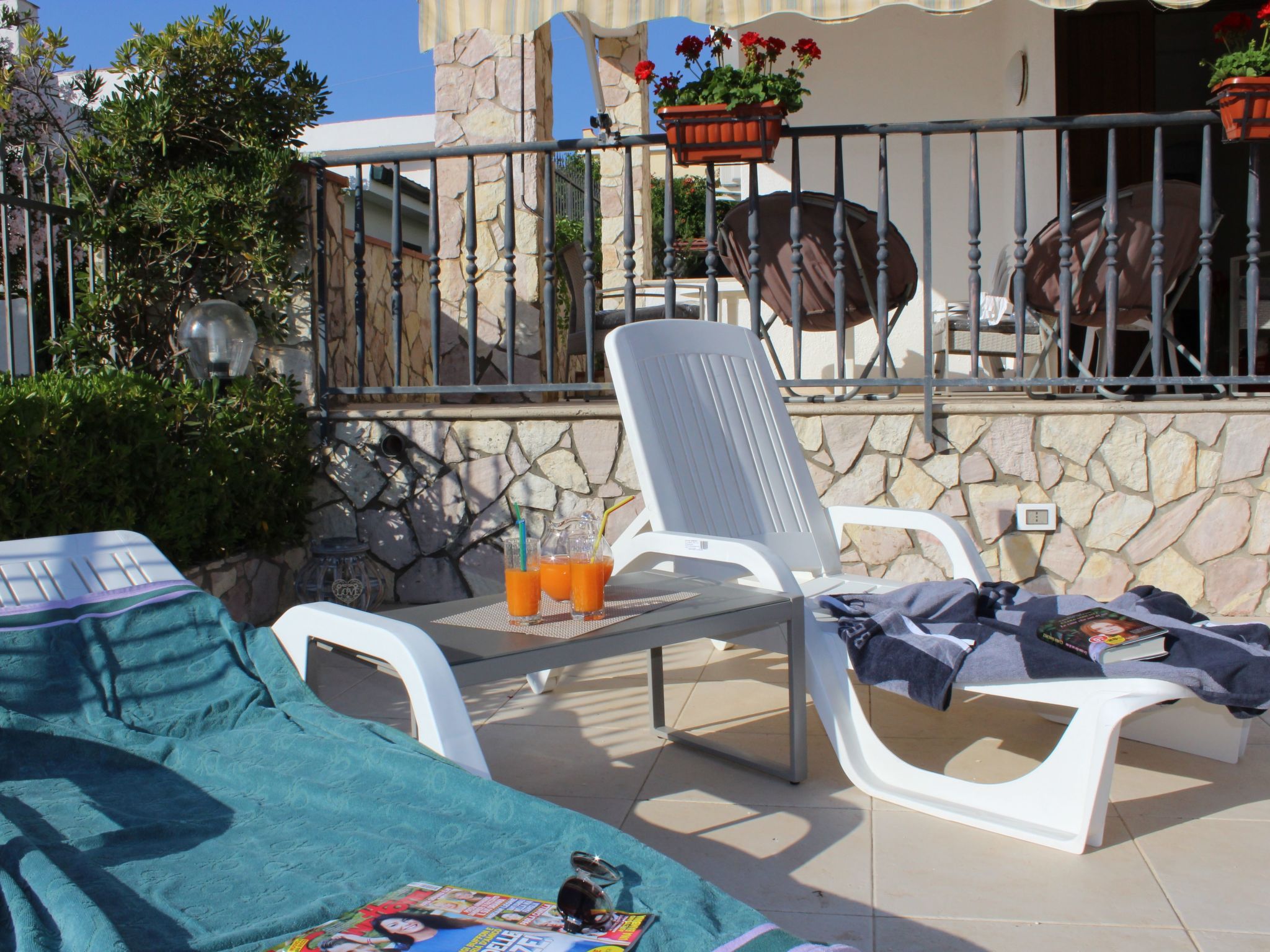 Nur 100 m vom Meer entfernt... mit Privatparkplatz-Image-tags.info