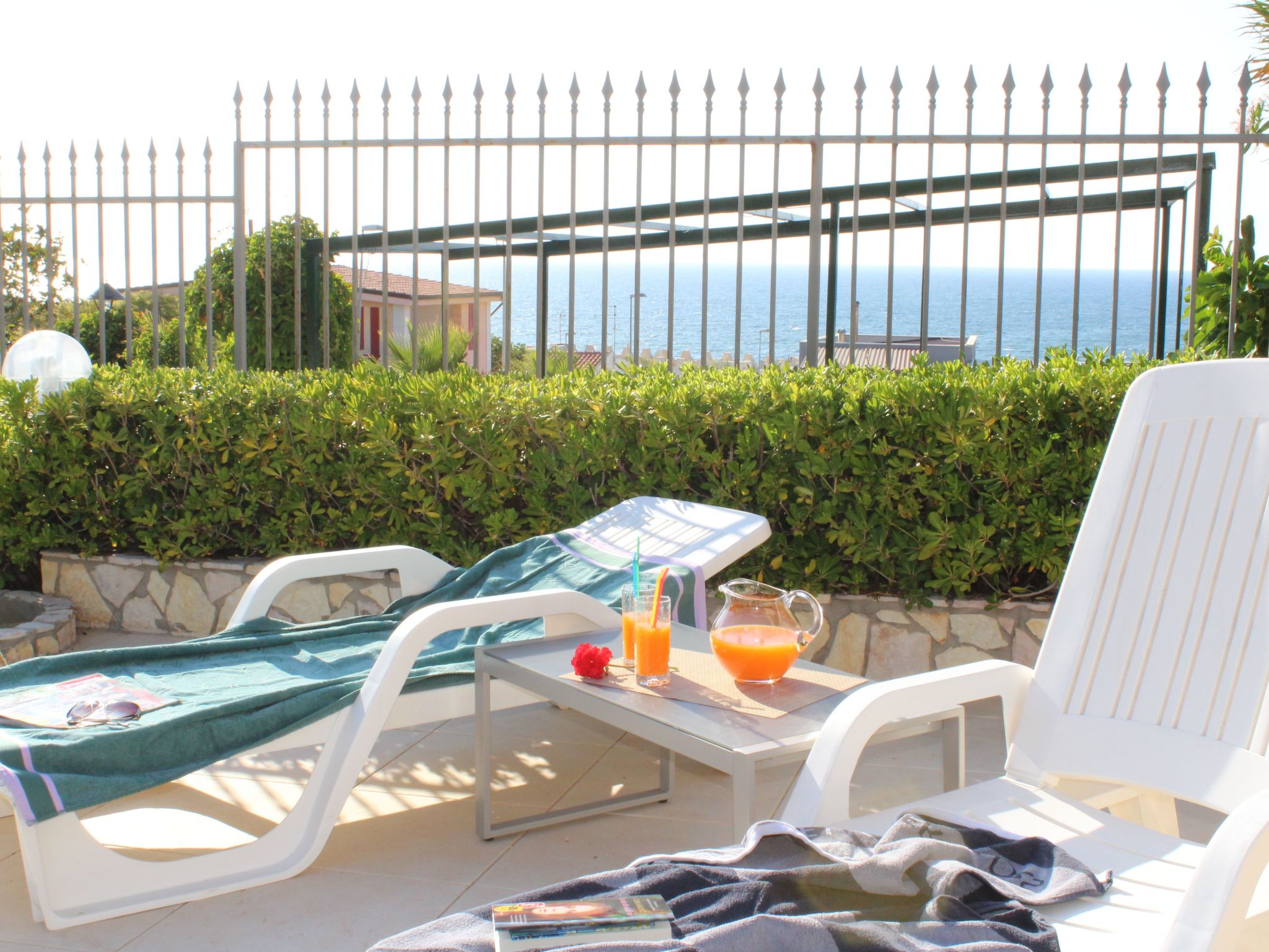 Nur 100 m vom Meer entfernt... mit Privatparkplatz-Image-tags.info