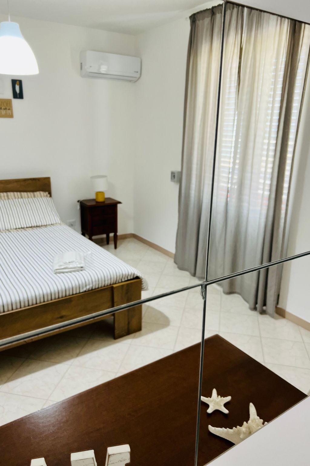 Daniele mit Meerblick