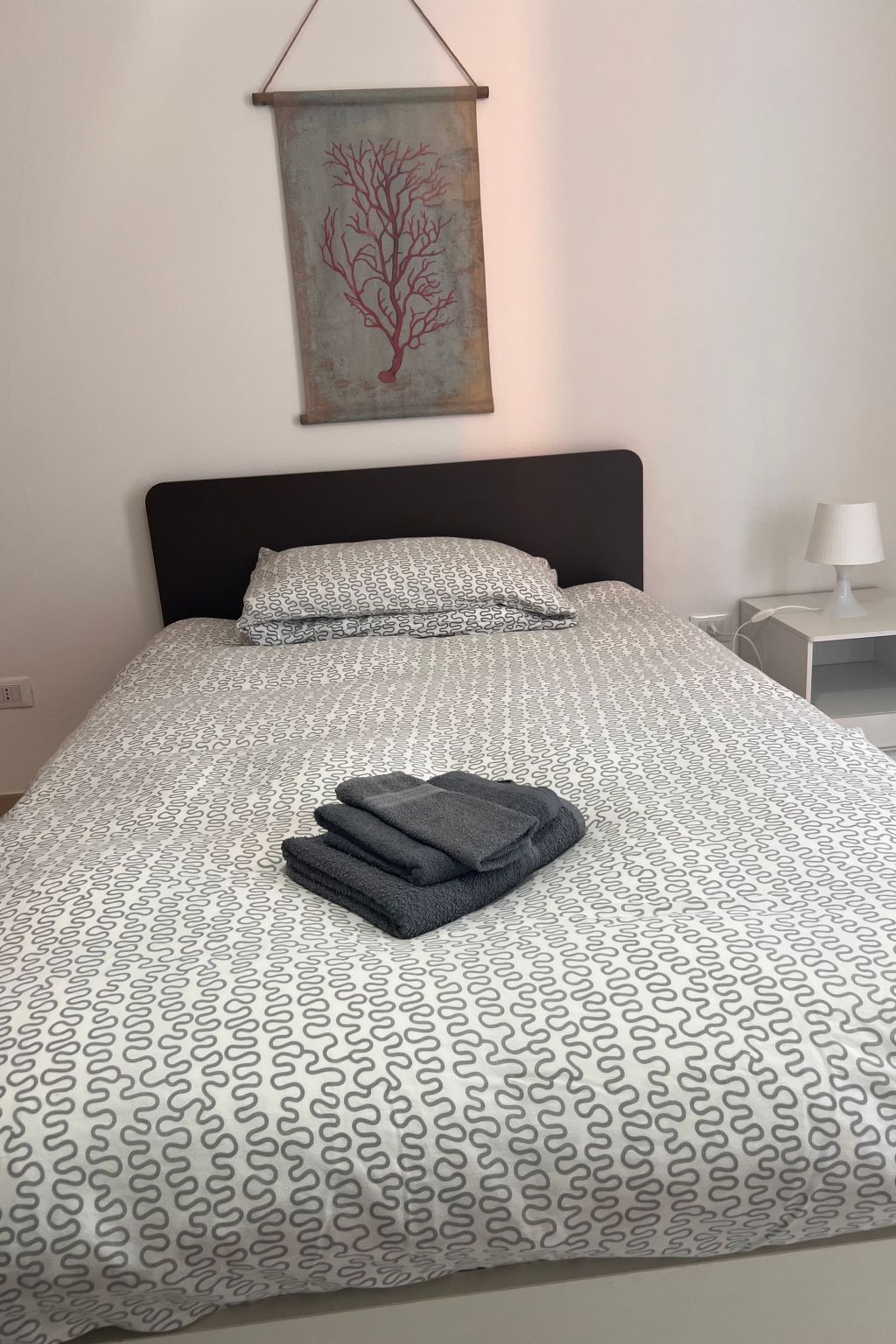 Daniele mit Meerblick-Image-tags.info