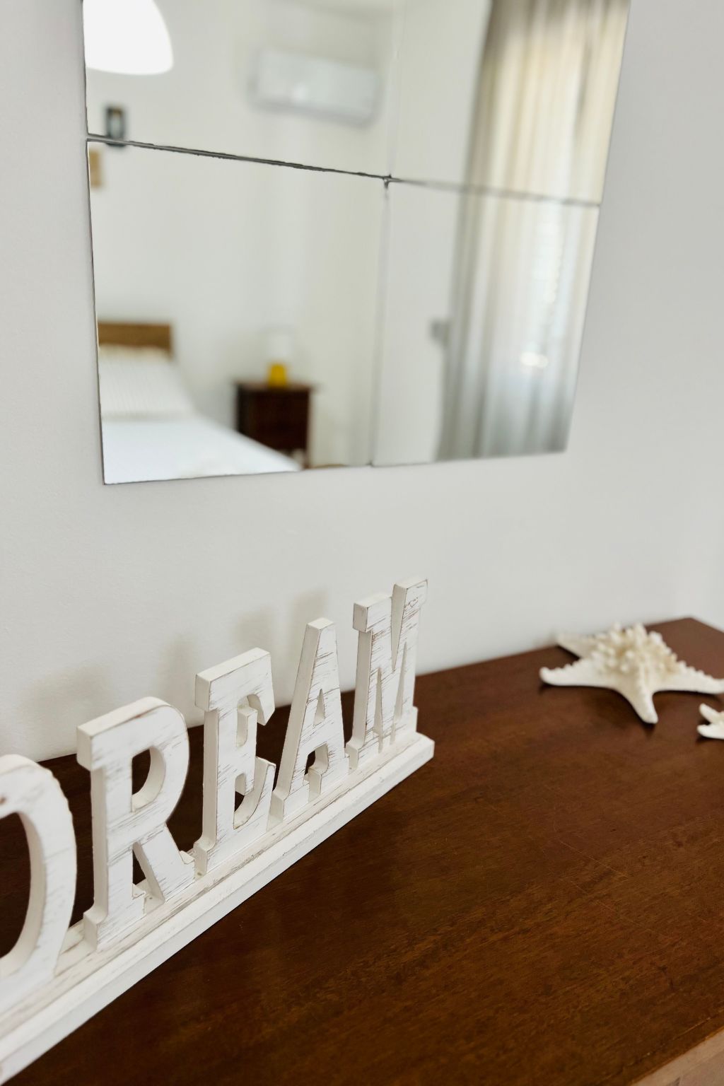 Daniele mit Meerblick-Image-tags.info