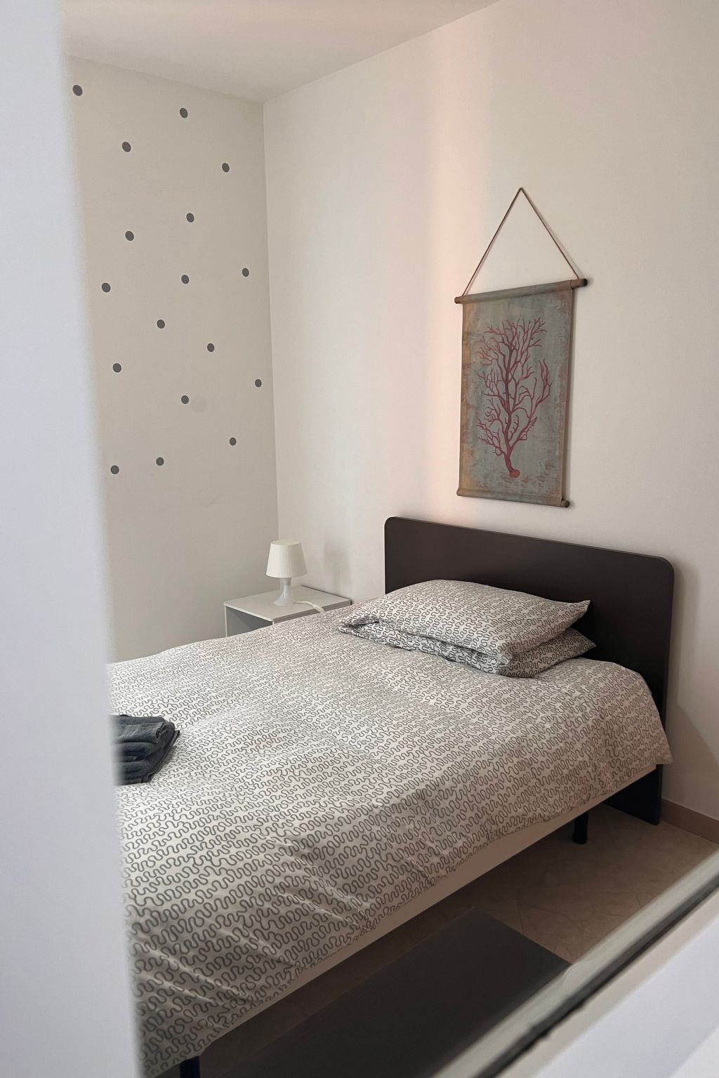 Daniele mit Meerblick-Image-tags.info