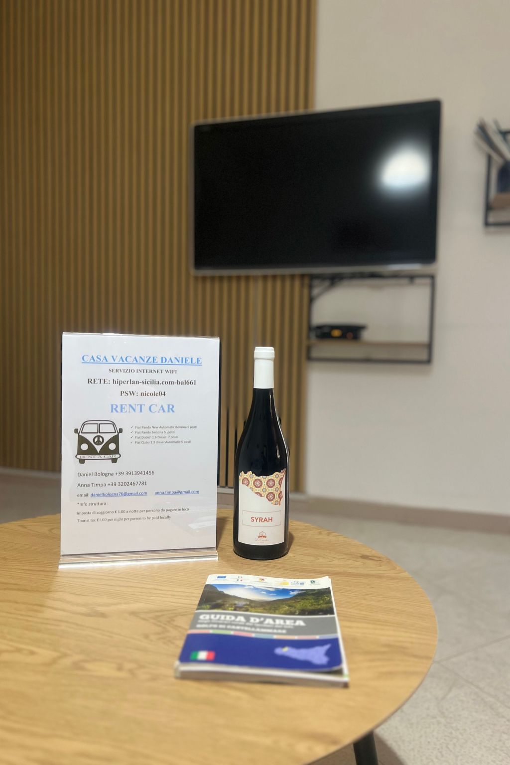 Daniele mit Meerblick-Image-tags.info