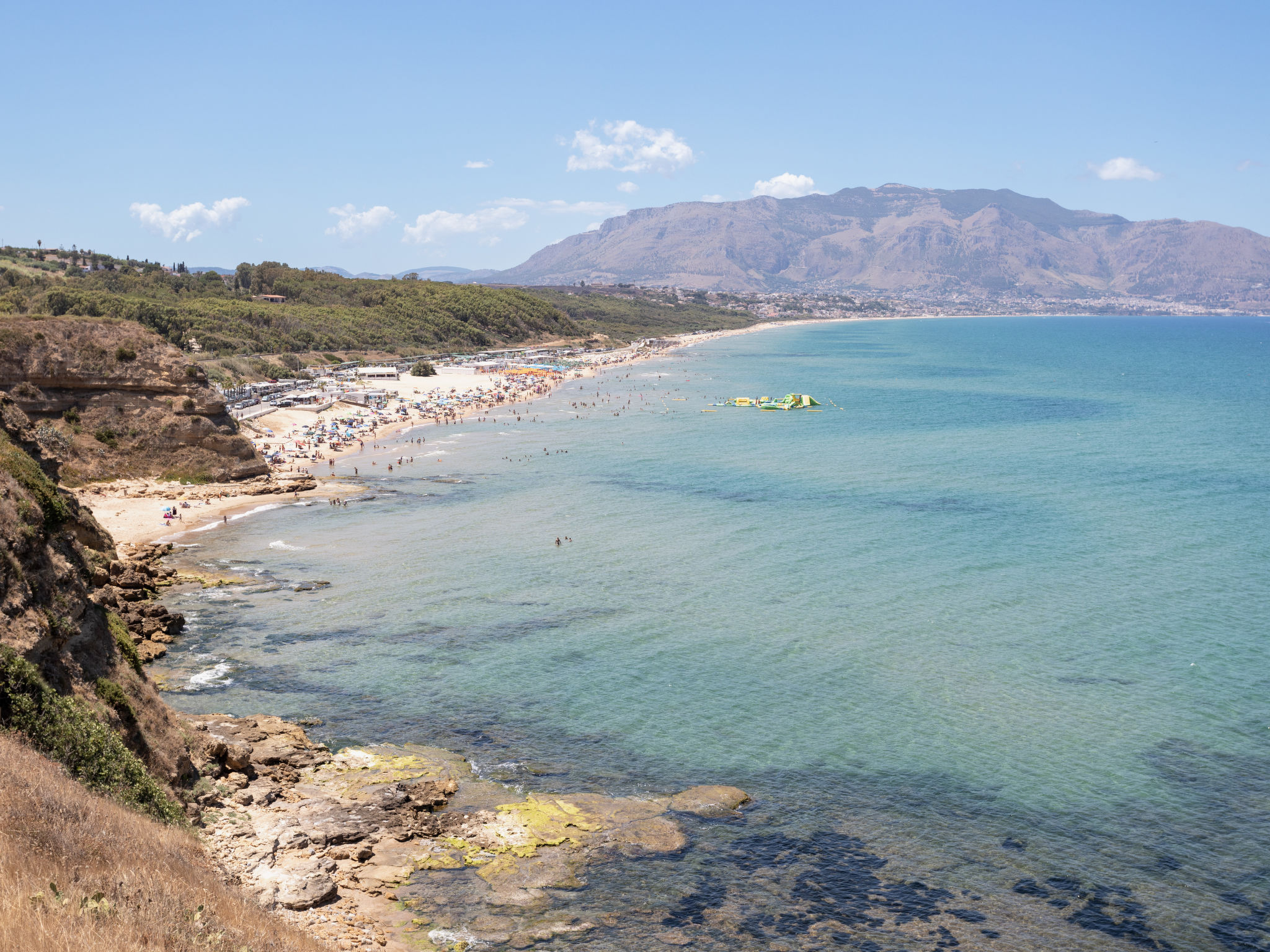 Lila Wohnung mit Schwimmbad und Meerblick-Area