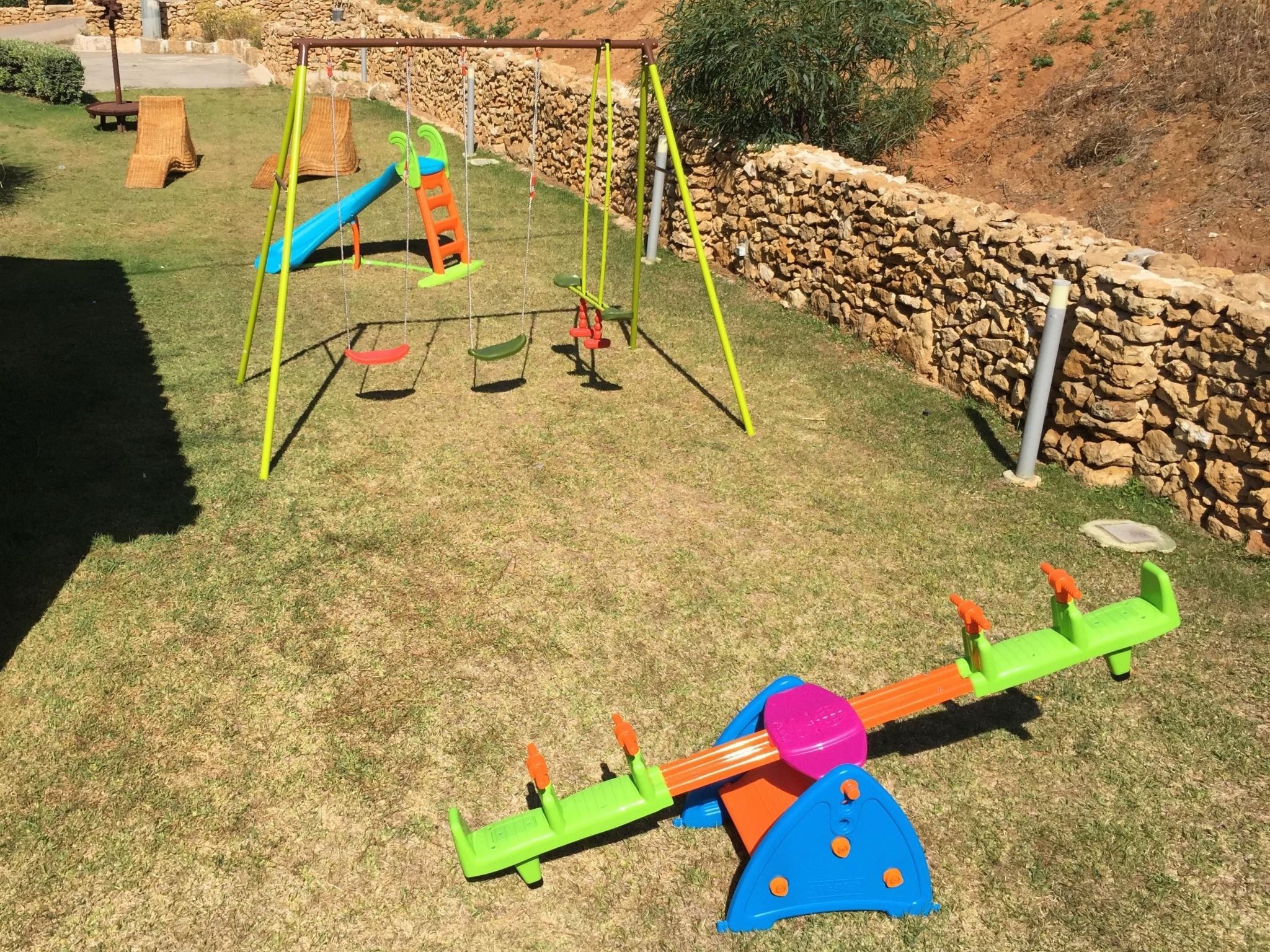 Lila Wohnung mit Schwimmbad und Meerblick-Image-tags.info