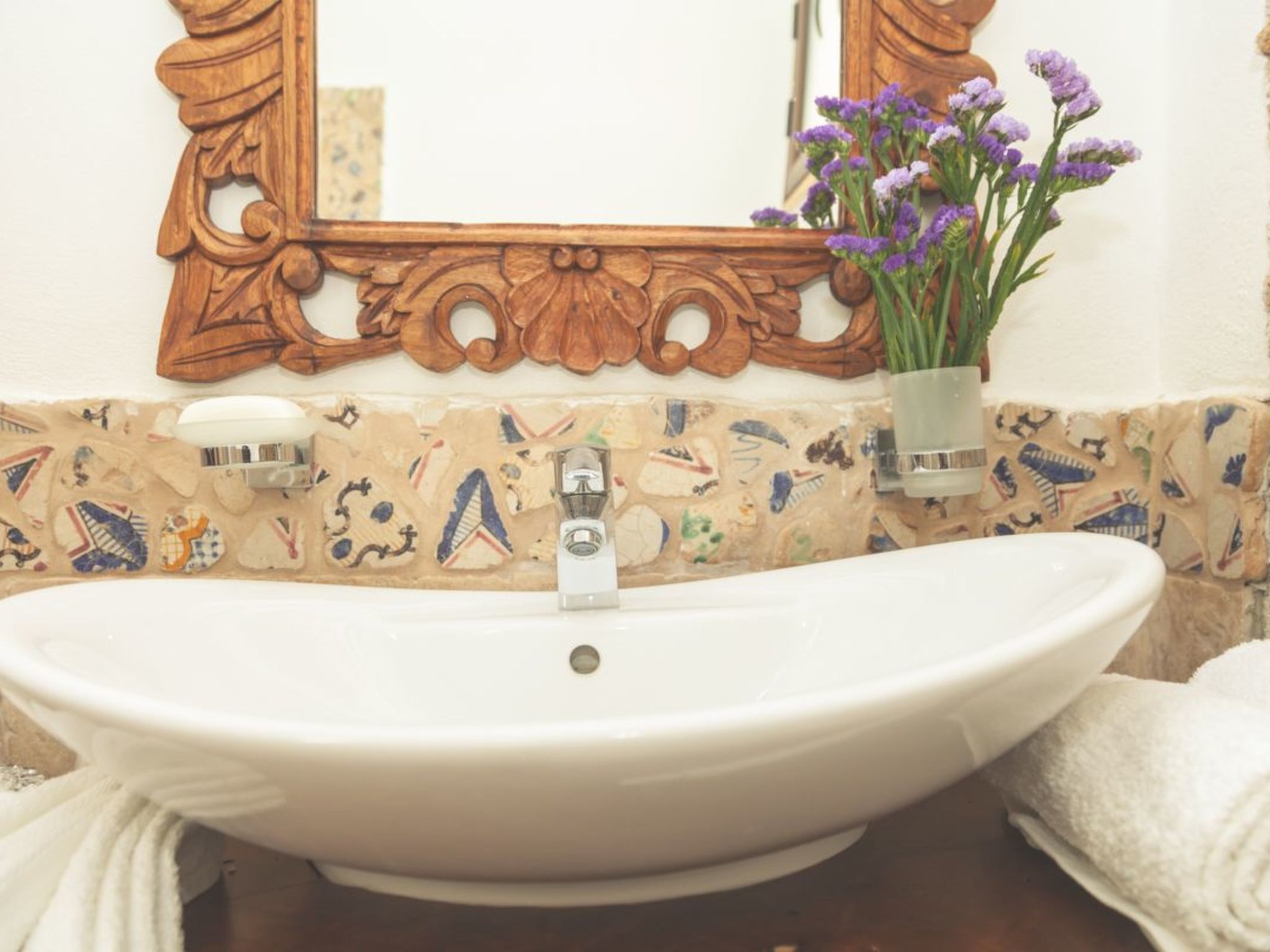 Lila Wohnung mit Schwimmbad und Meerblick-Image-tags.info