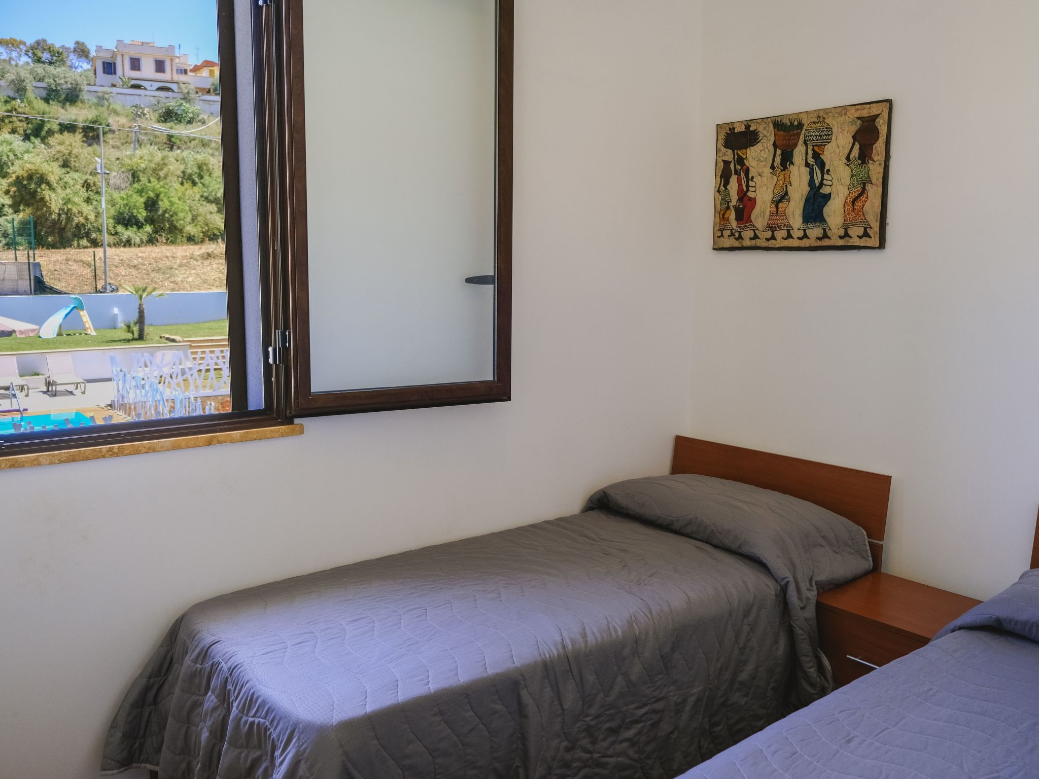 Lila Wohnung mit Schwimmbad und Meerblick-Image-tags.info