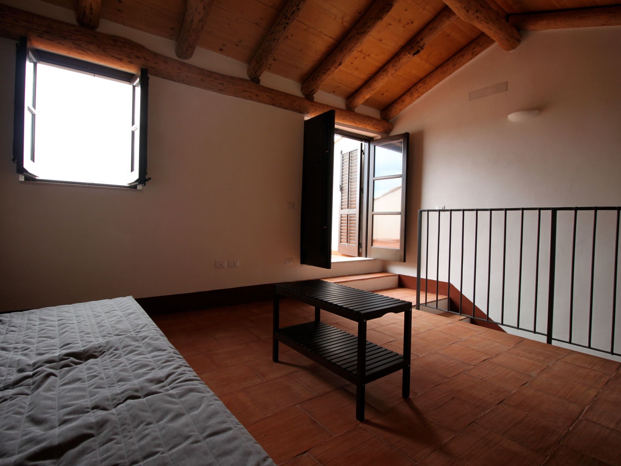 Wohnung in Partinico mit Privatparkplatz-Binnen