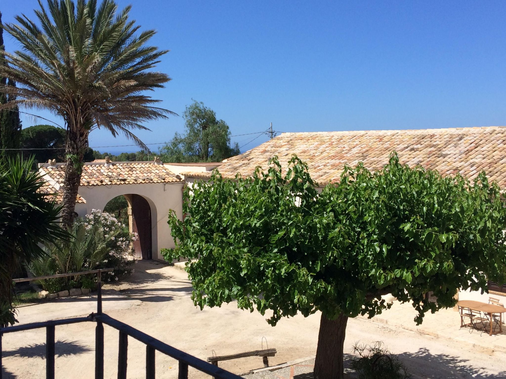 Wohnung in Partinico mit Privatparkplatz-Buiten