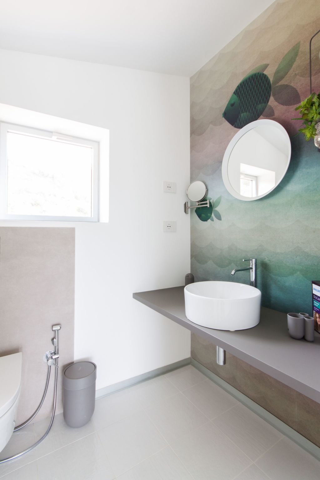 Weiße Luxusvilla-Dedans