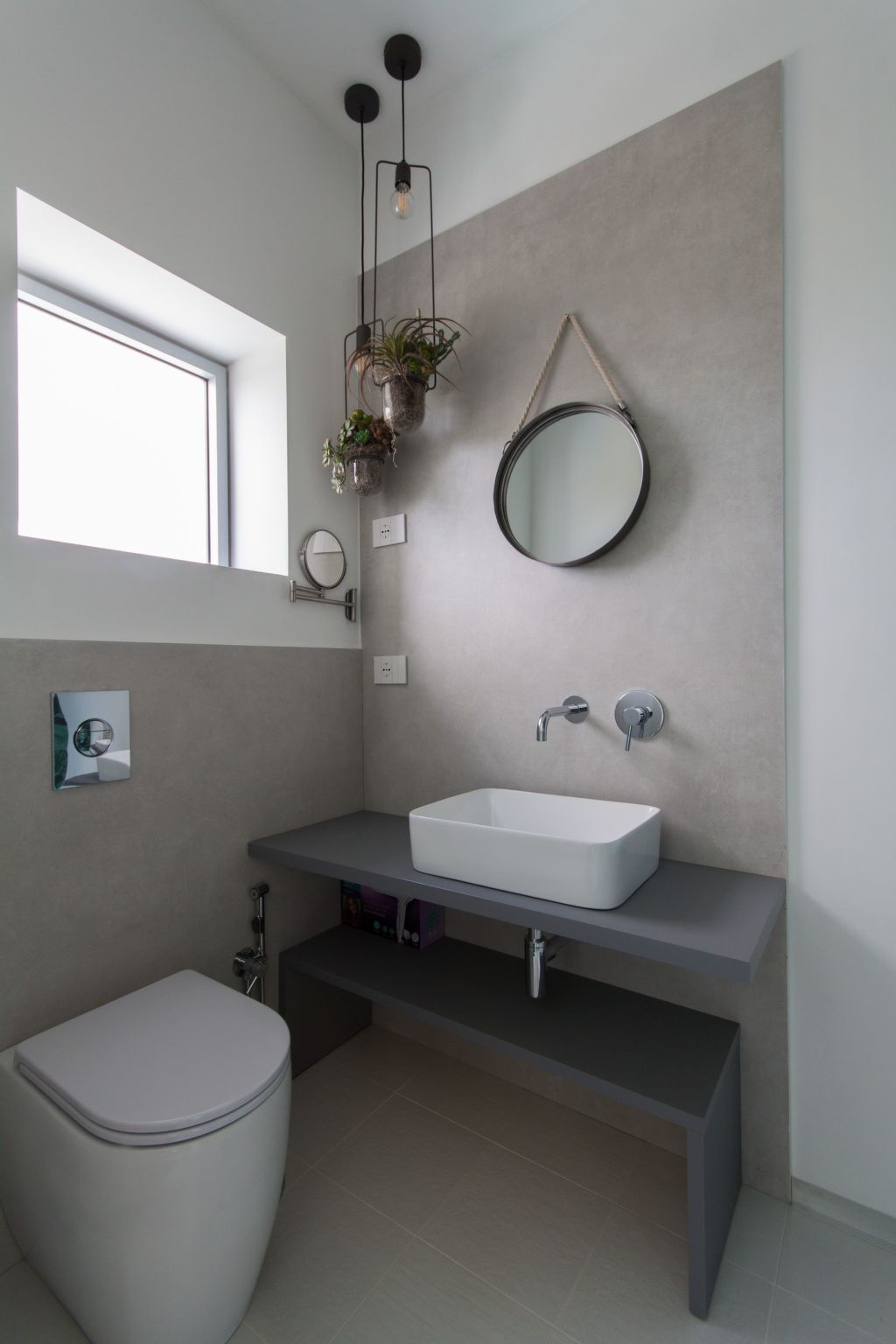 Weiße Luxusvilla-Dedans