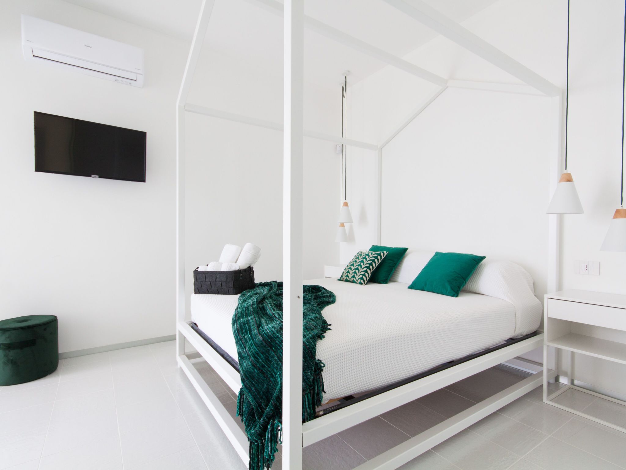 Weiße Luxusvilla-Dedans