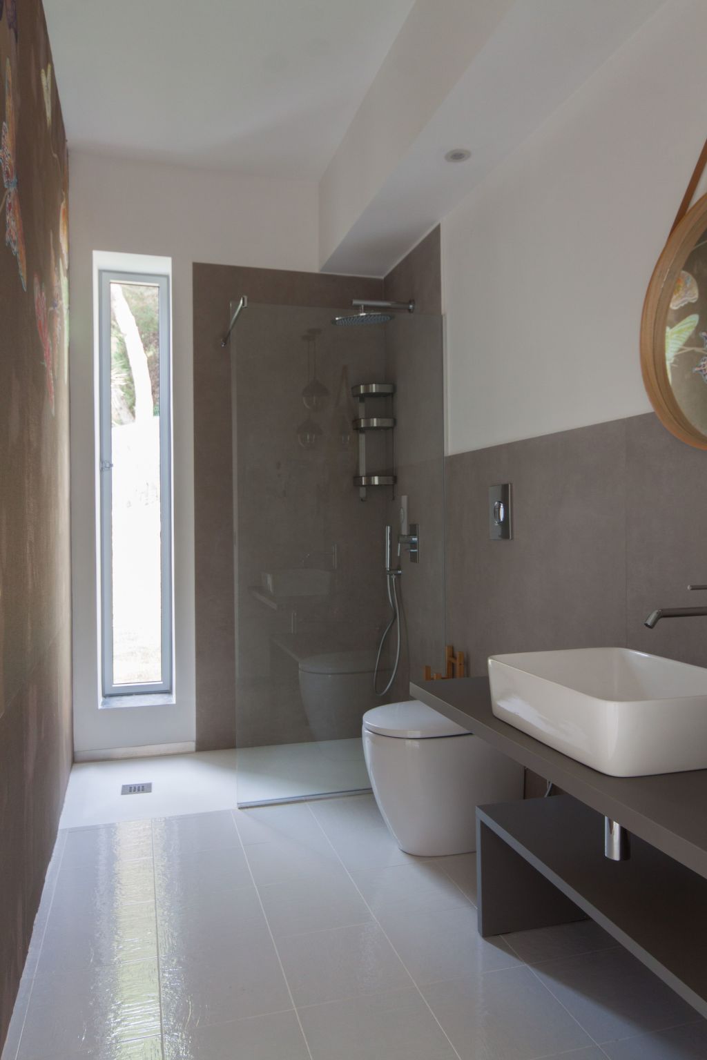 Weiße Luxusvilla-Dedans