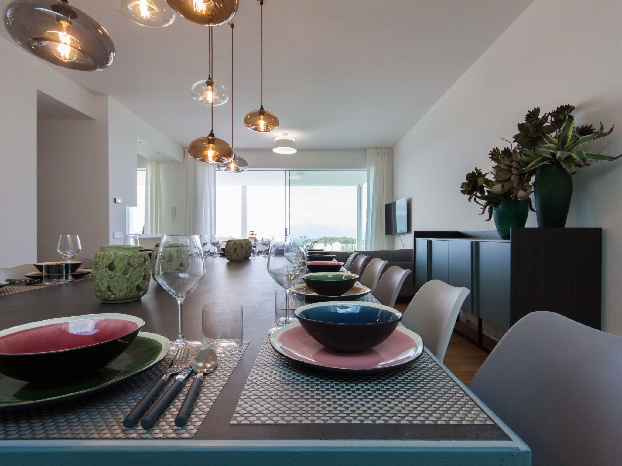 Weiße Luxusvilla-Dedans