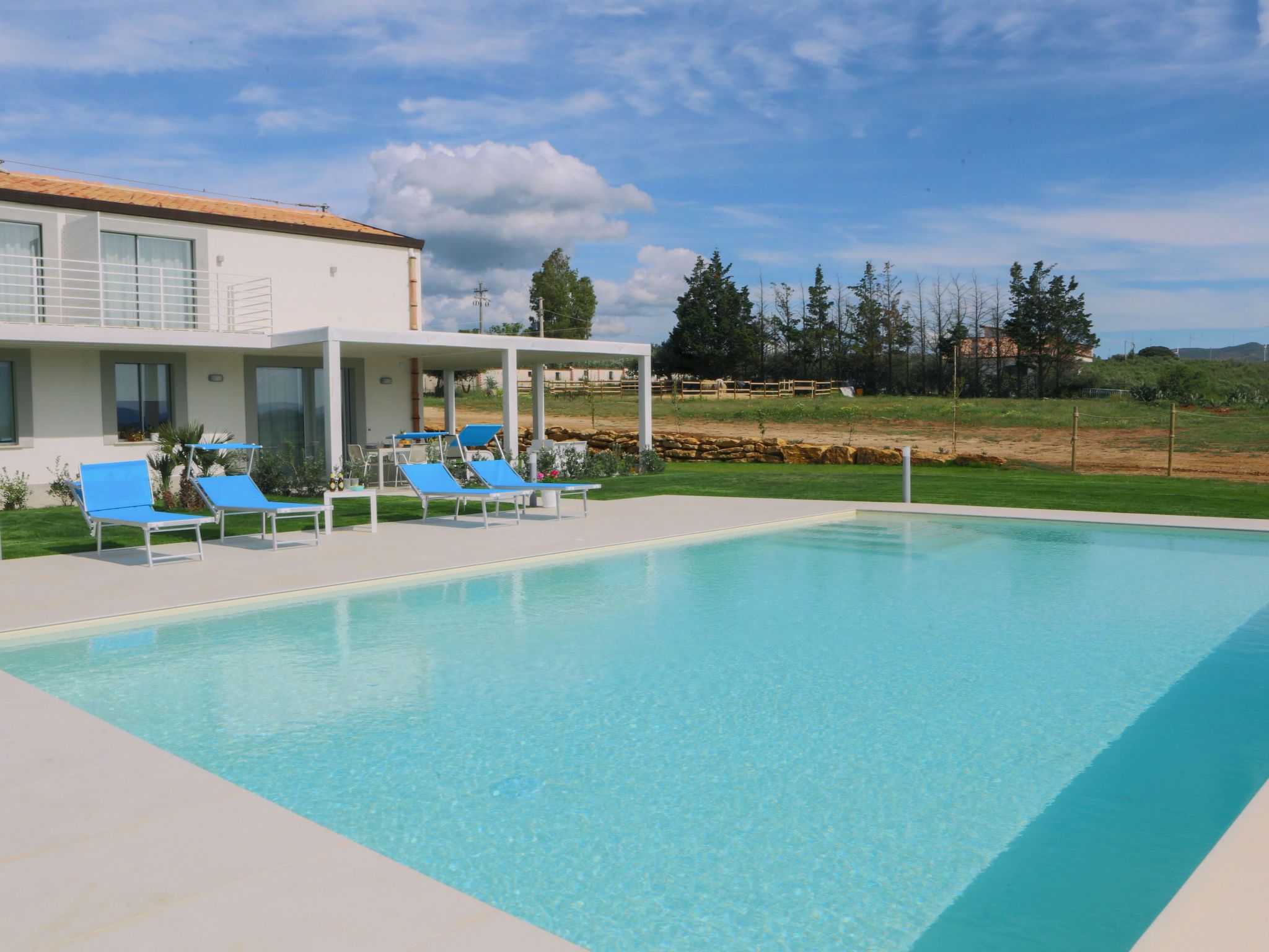 In Partinico mit Privatem Pool-Binnen