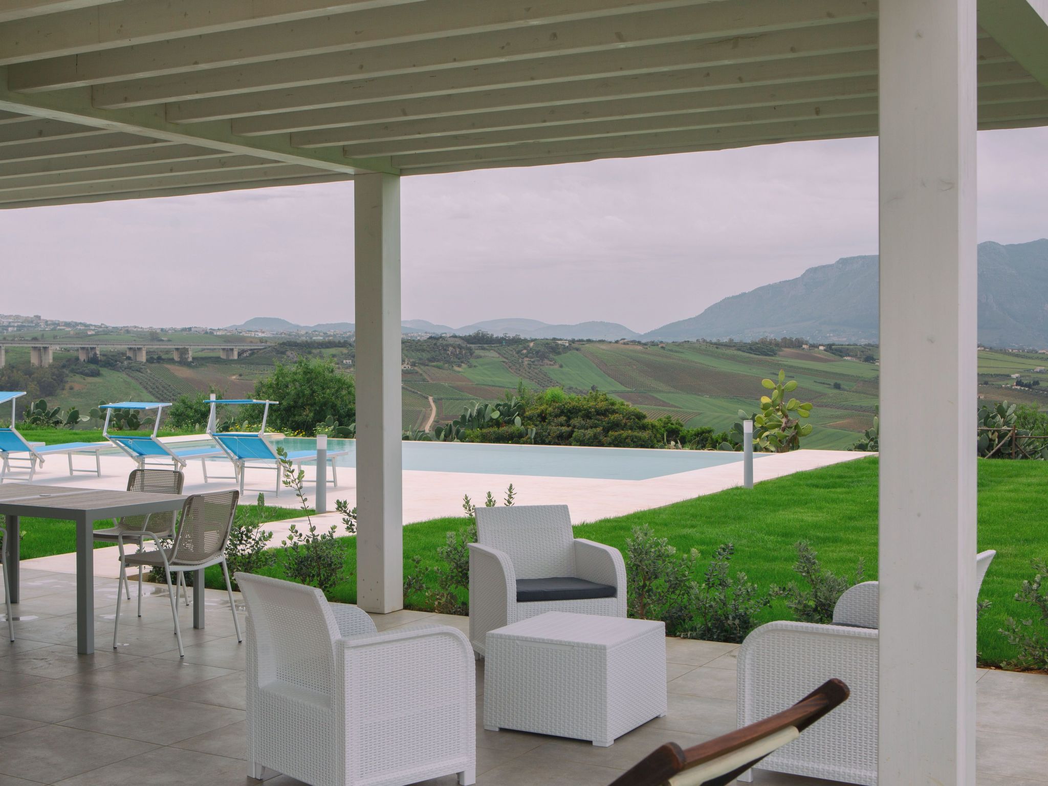 In Partinico mit Privatem Pool-Binnen