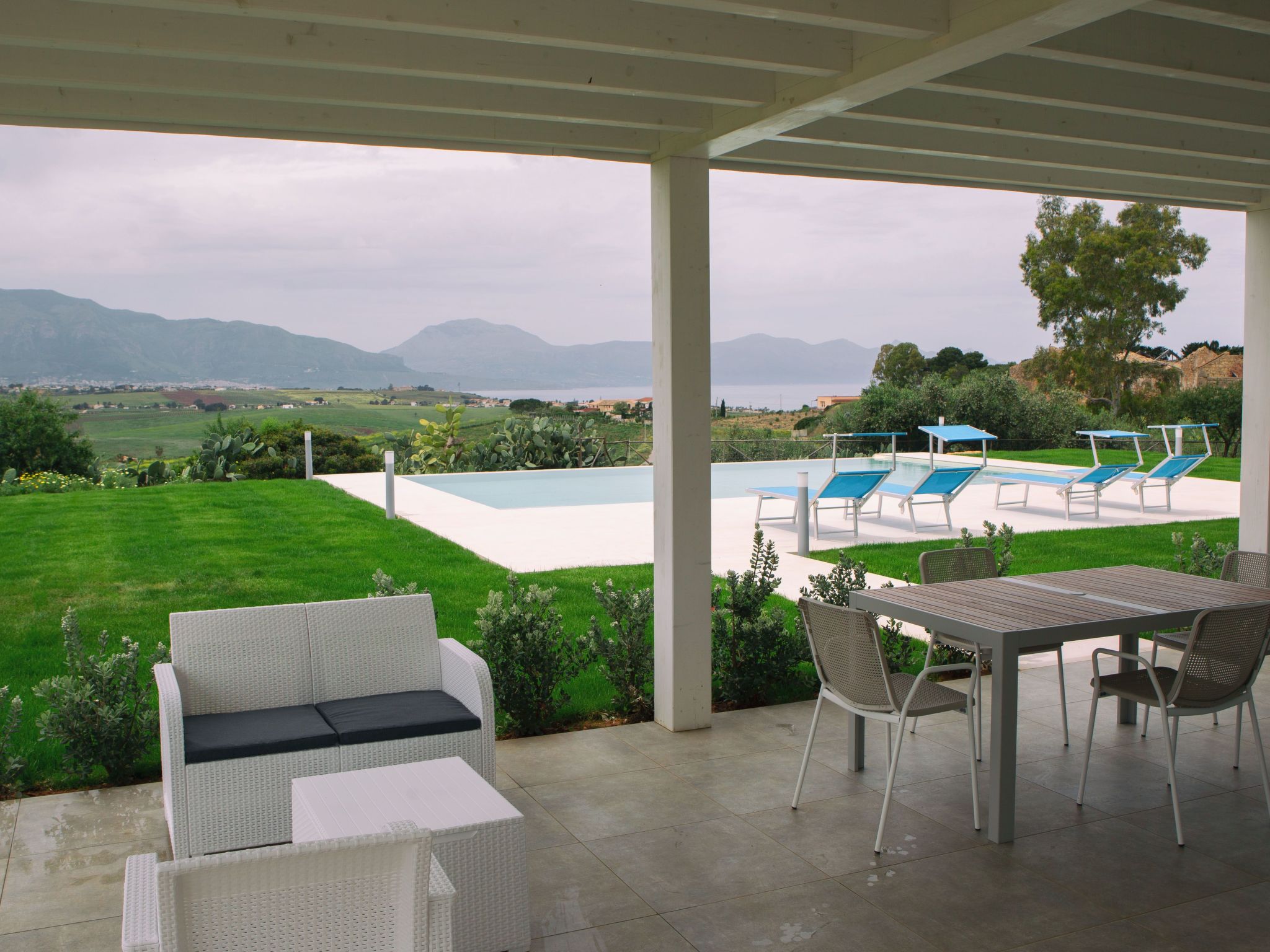 In Partinico mit Privatem Pool-Binnen