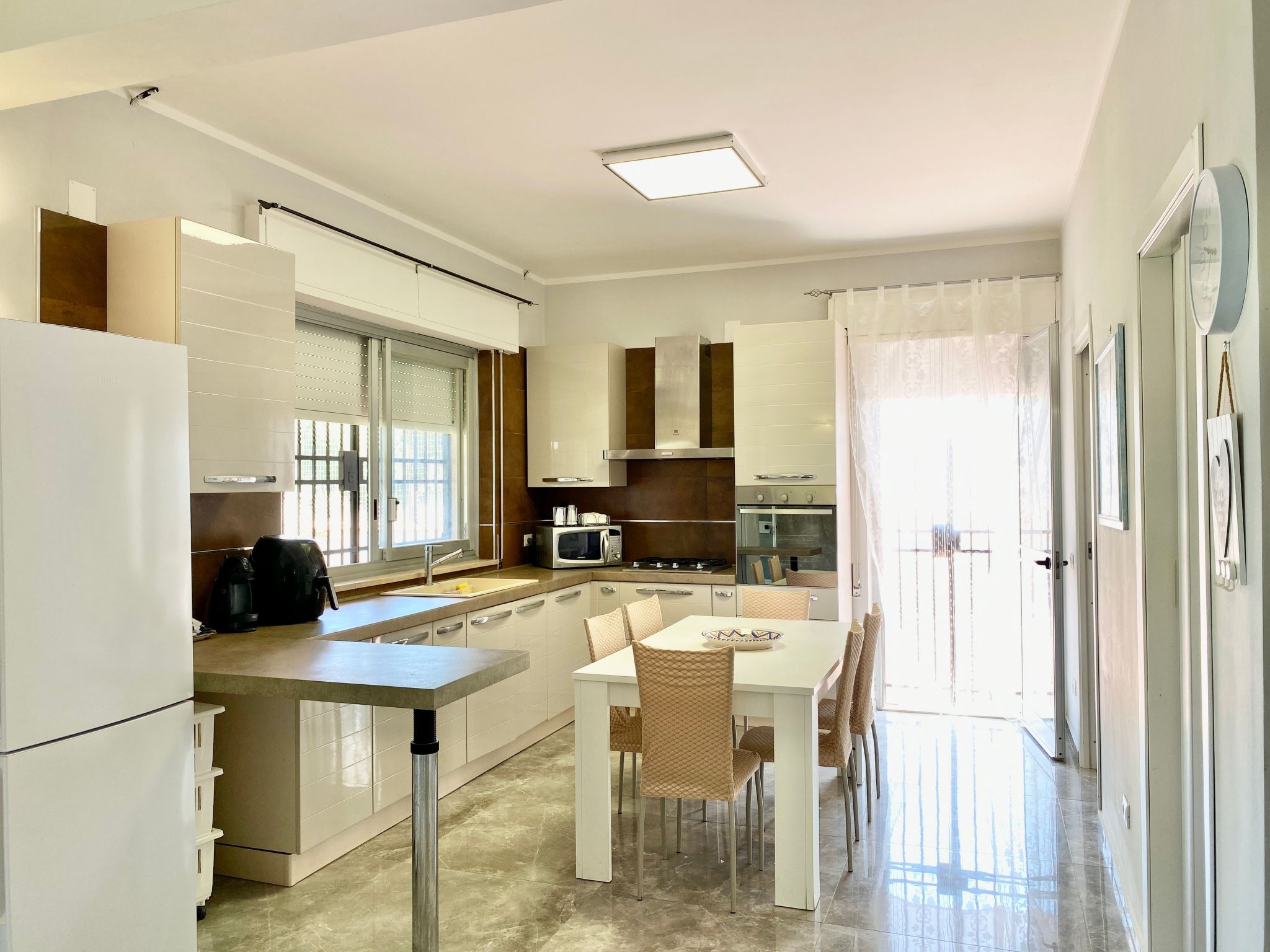 Villa Grace, Strand 200 m entfernt-Image-tags.info