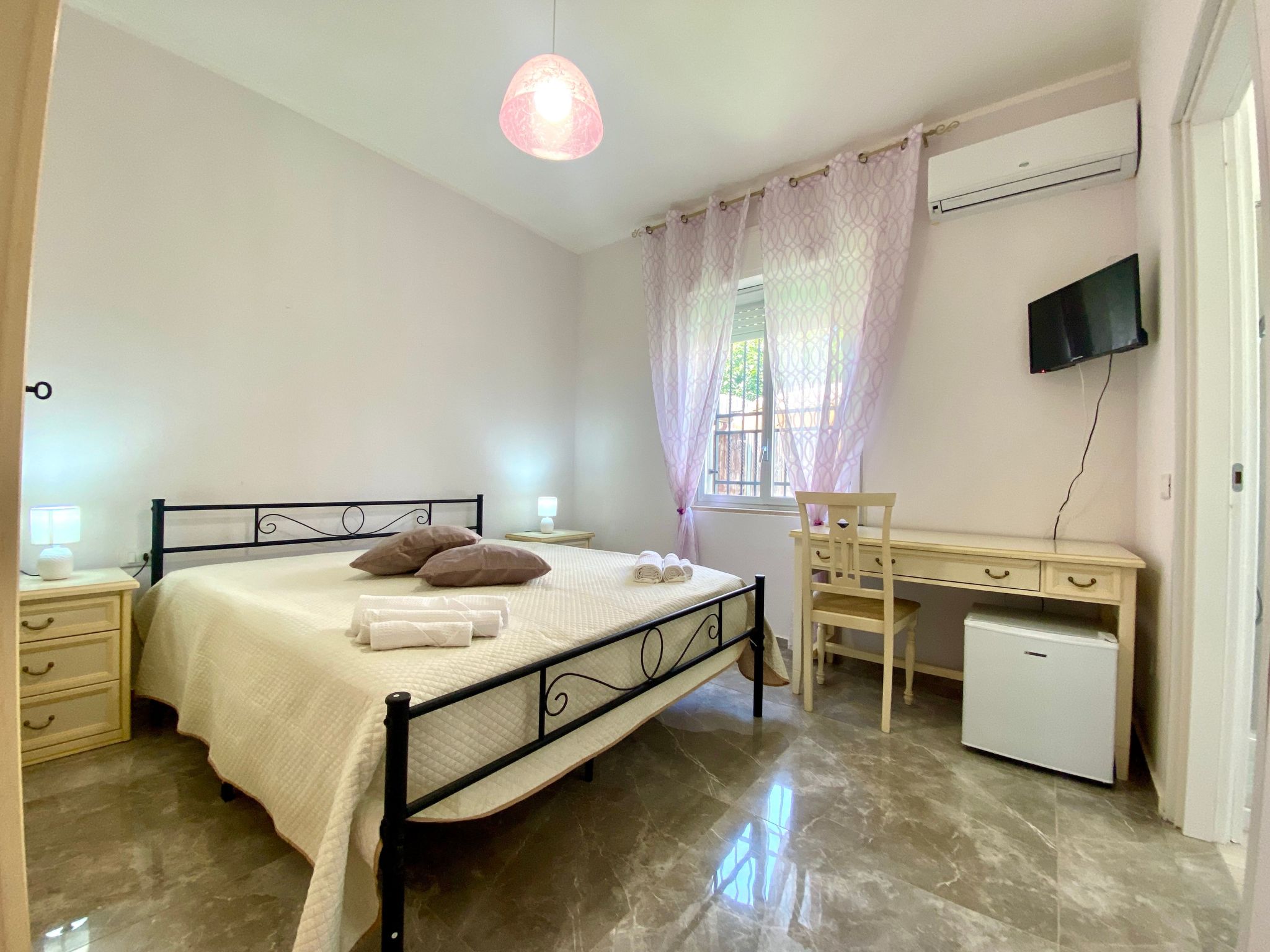 Villa Grace, Strand 200 m entfernt-Image-tags.info