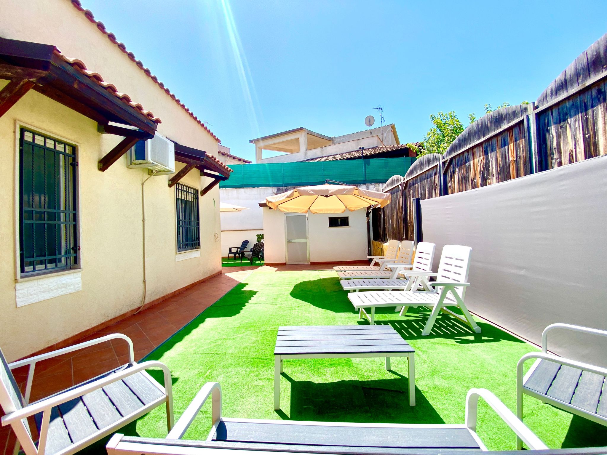 Villa Grace, Strand 200 m entfernt-Image-tags.info