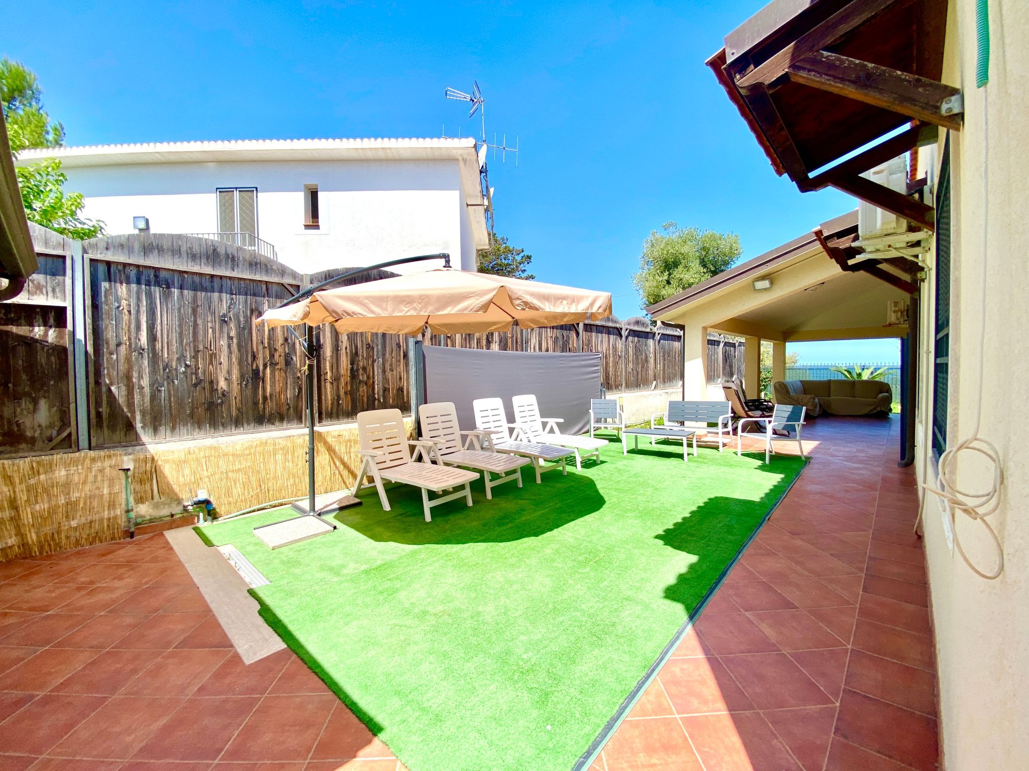 Villa Grace, Strand 200 m entfernt-Image-tags.info