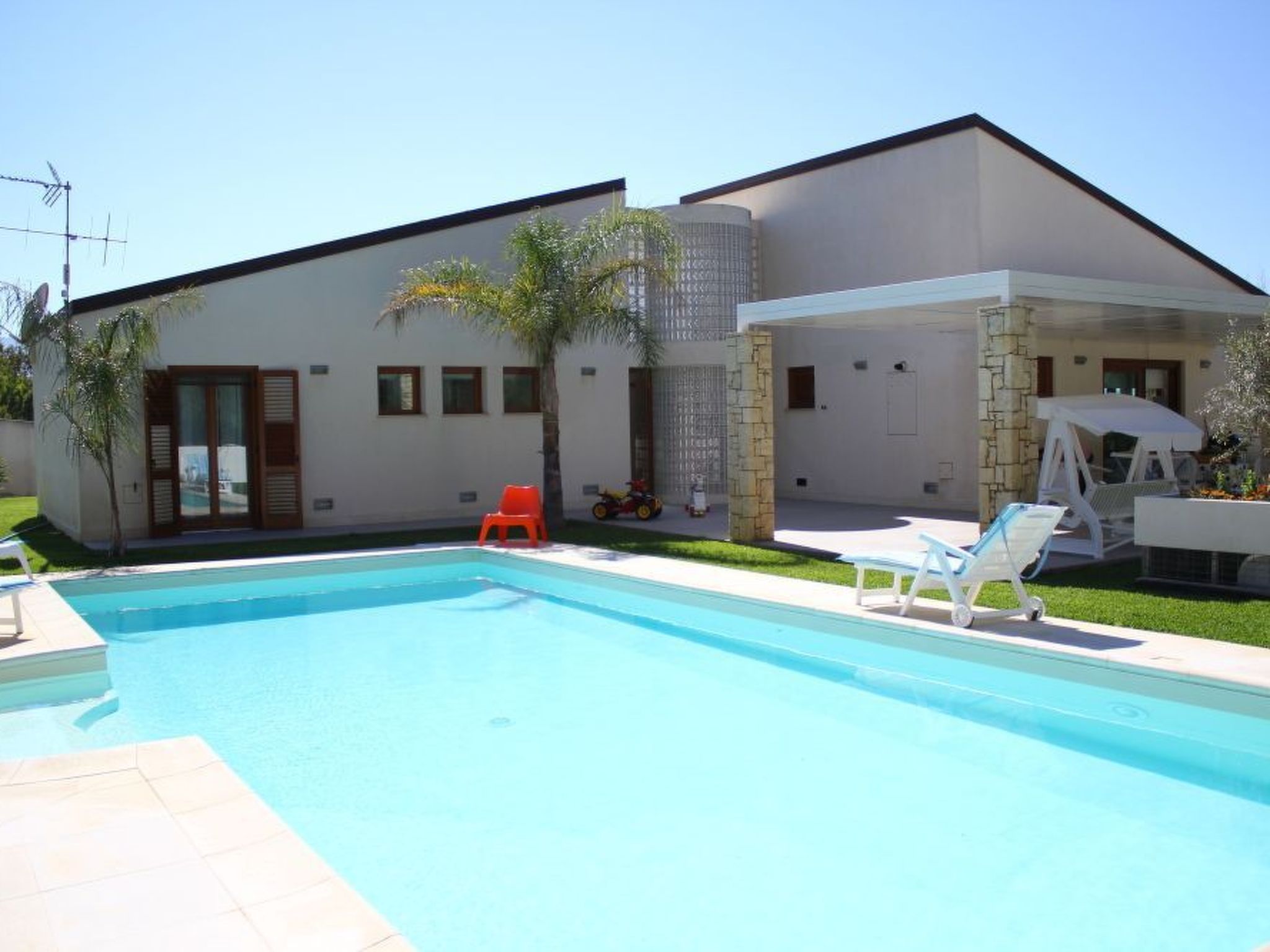 Villa in Sizilien am Meer mit beheiztem Pool