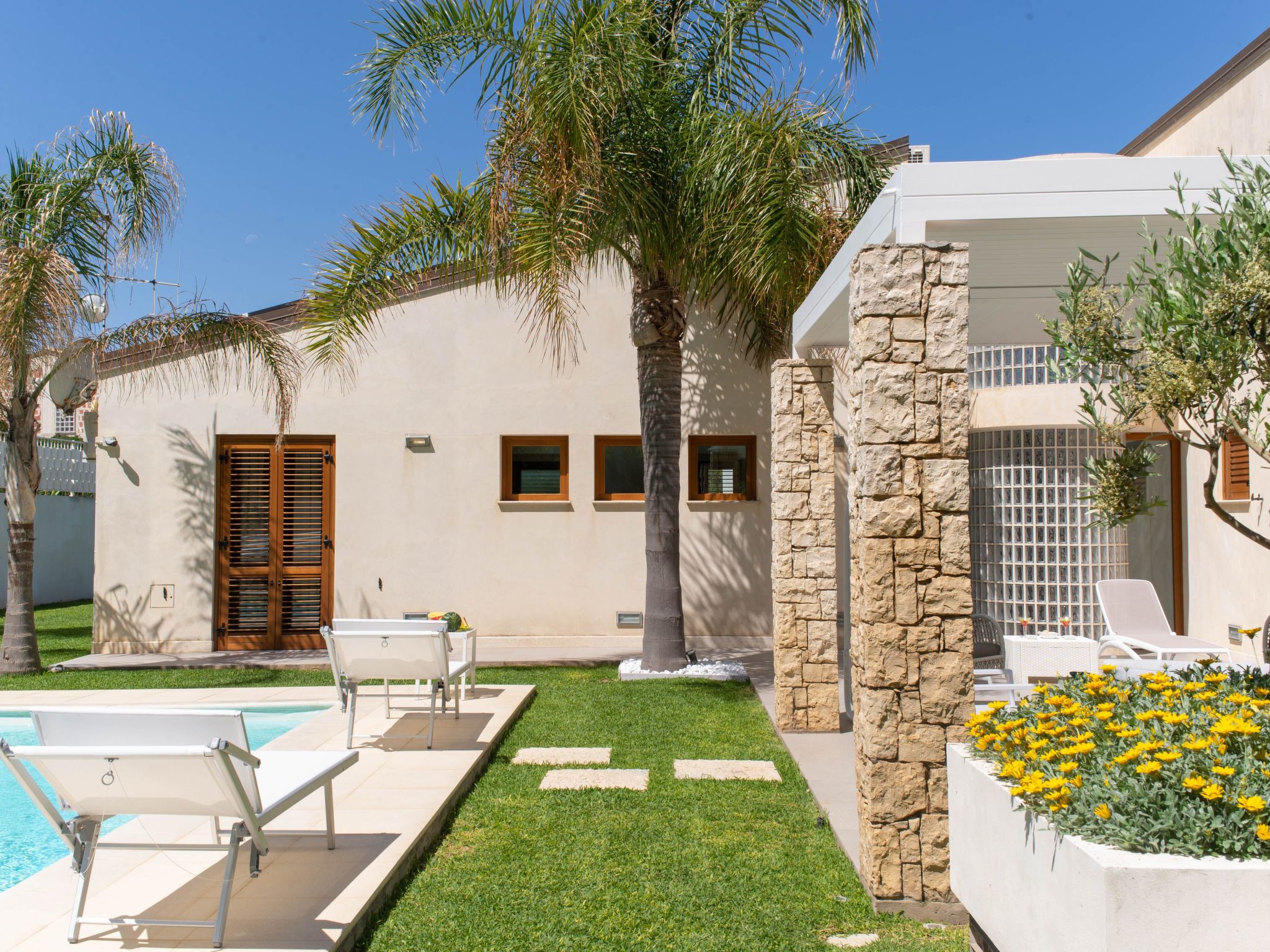 Villa in Sizilien am Meer mit beheiztem Pool-Dedans