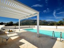 Chalet mit privatem Pool 8 Plätze klimatisiert Parkplatz bbq