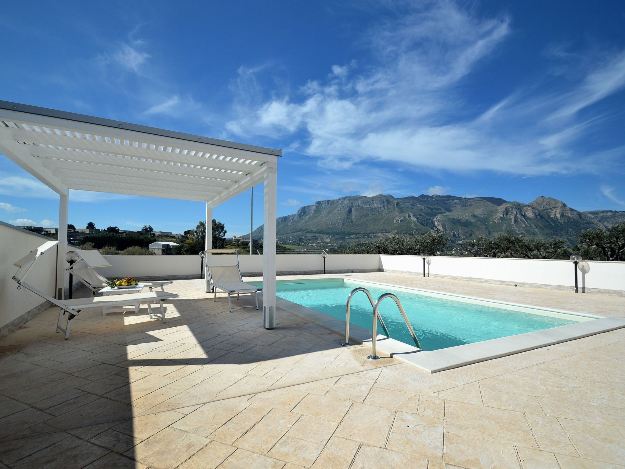 Chalet mit privatem Pool 8 Plätze klimatisiert Parkplatz bbq