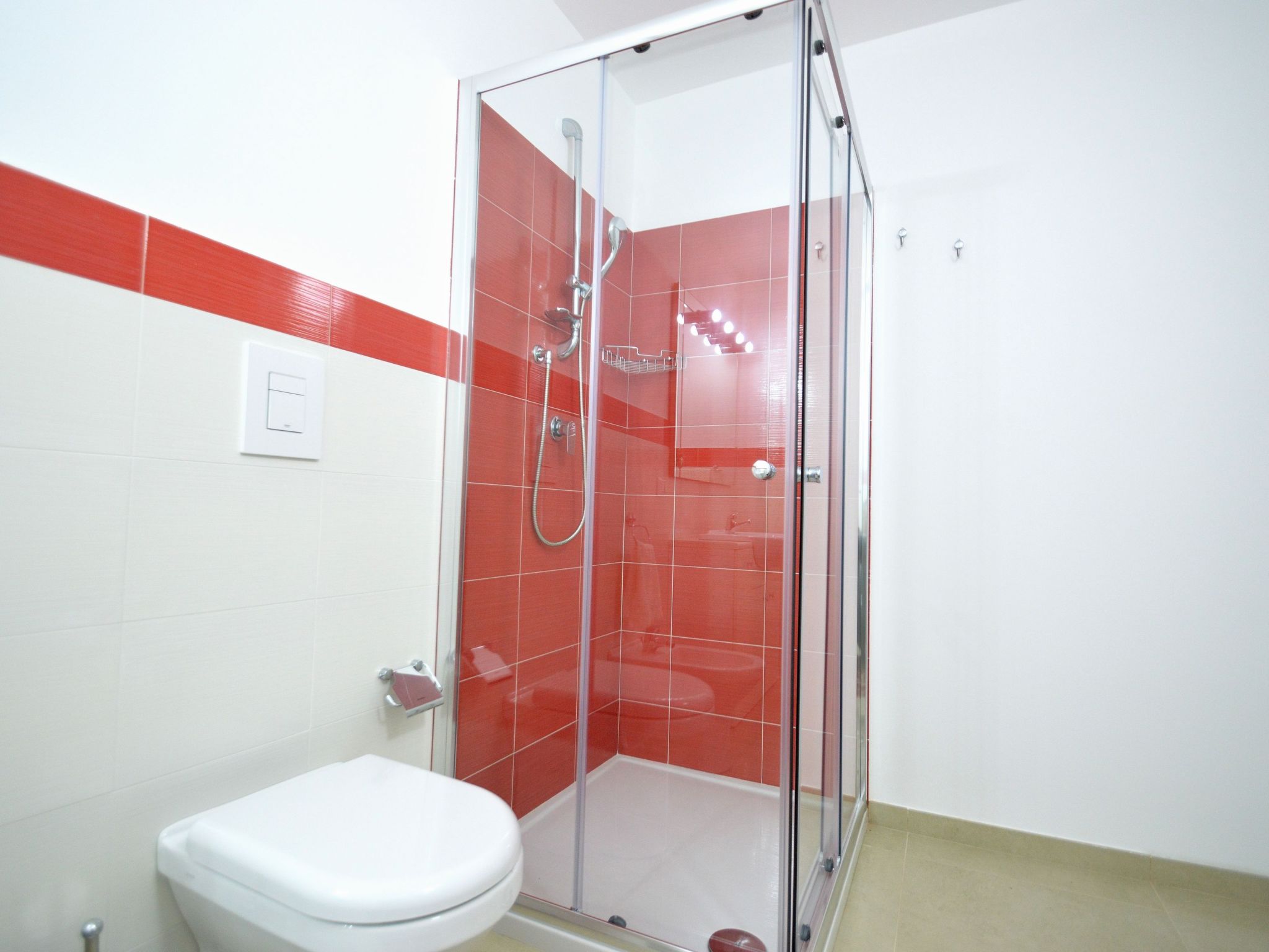 Chalet mit privatem Pool 8 Plätze klimatisiert Parkplatz bbq-Image-tags.info